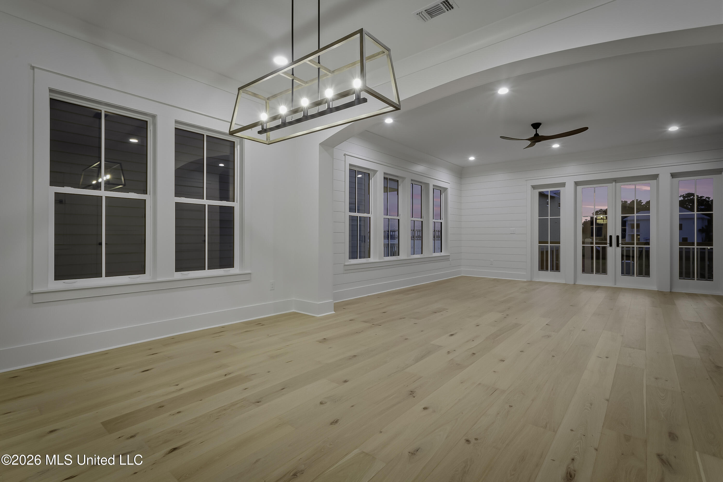 102 S Beach Drive Property Photo 9