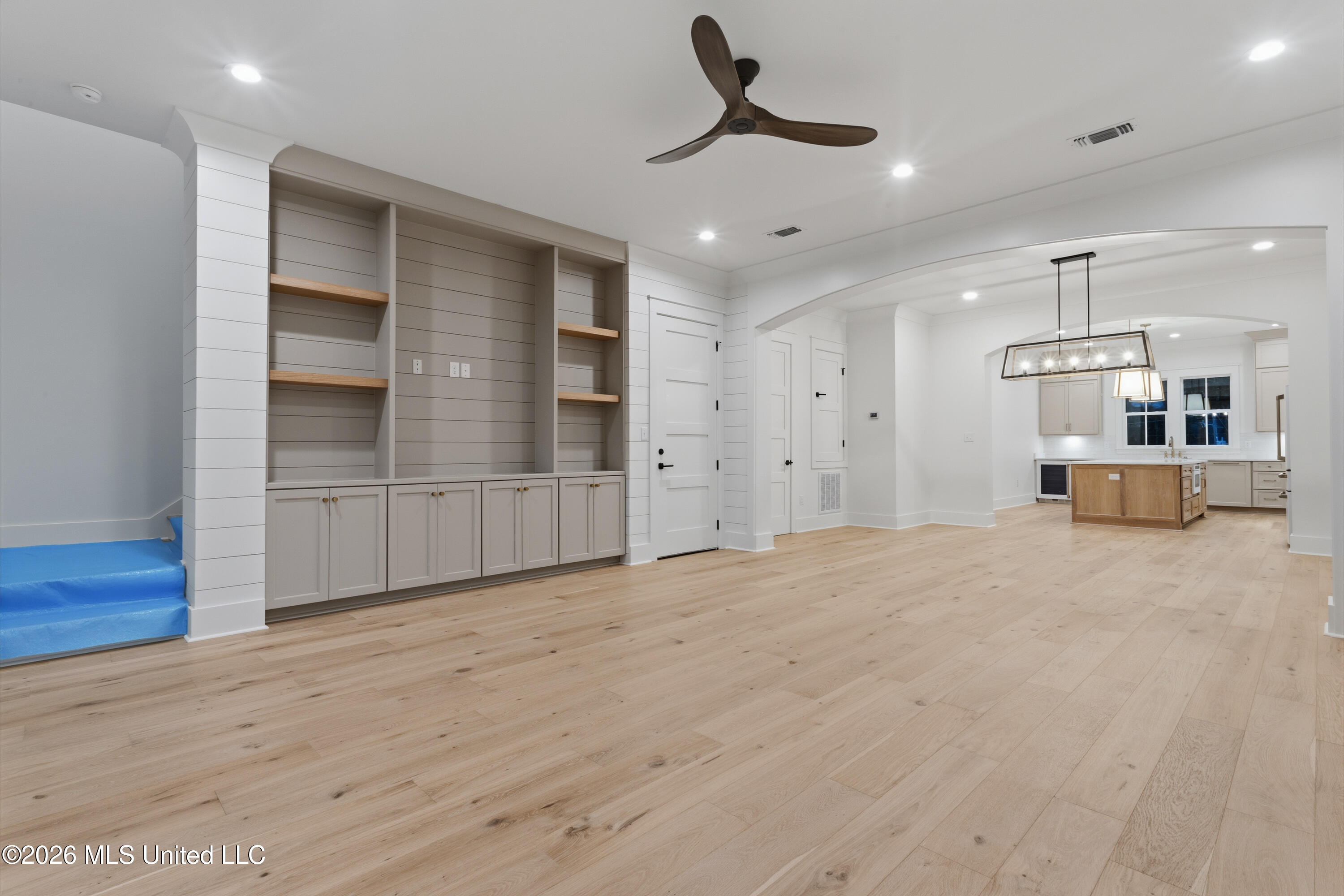 102 S Beach Drive Property Photo 12