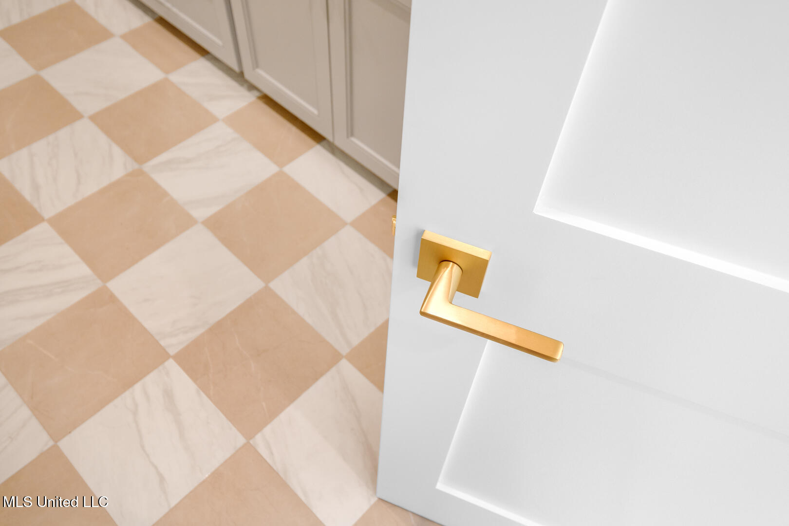 102 S Beach Drive Property Photo 17