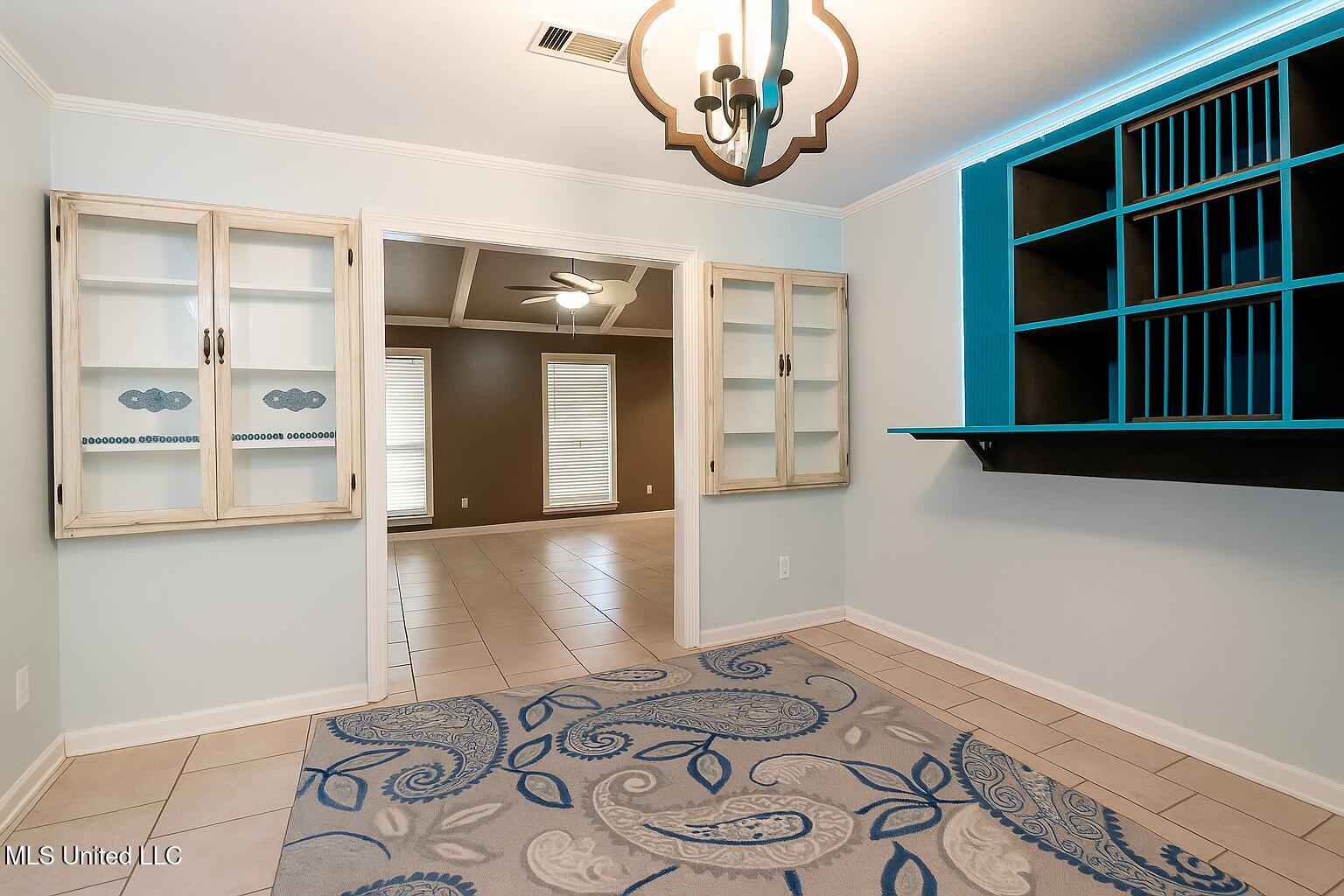 123 Tennyson Cove Property Photo 8