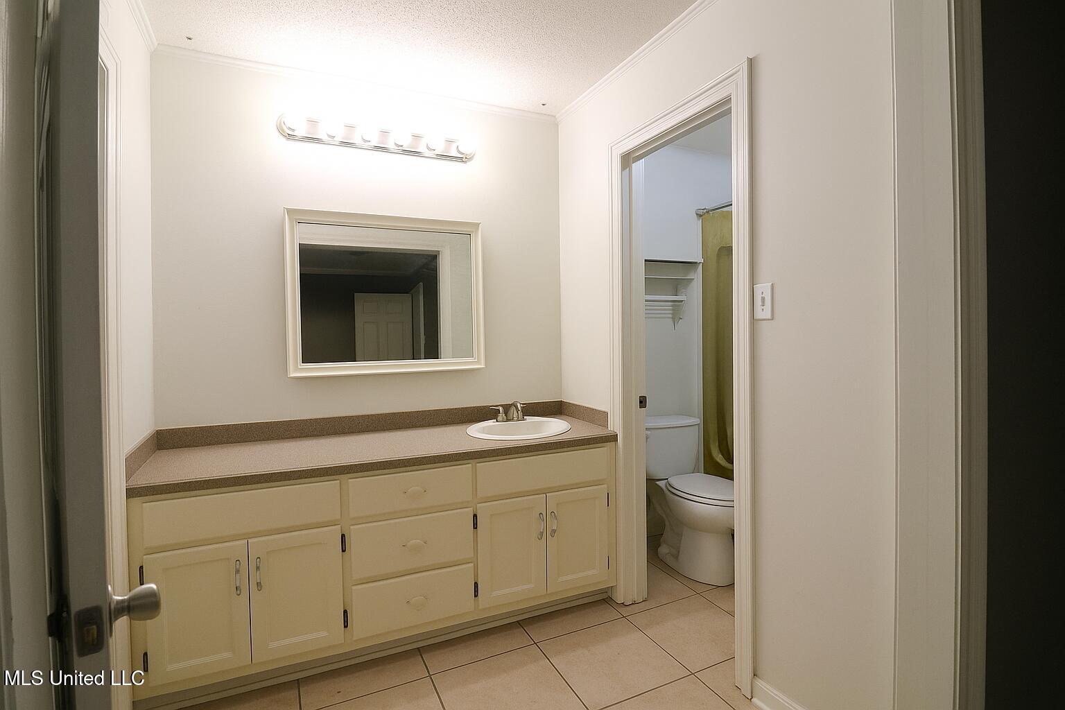 123 Tennyson Cove Property Photo 18