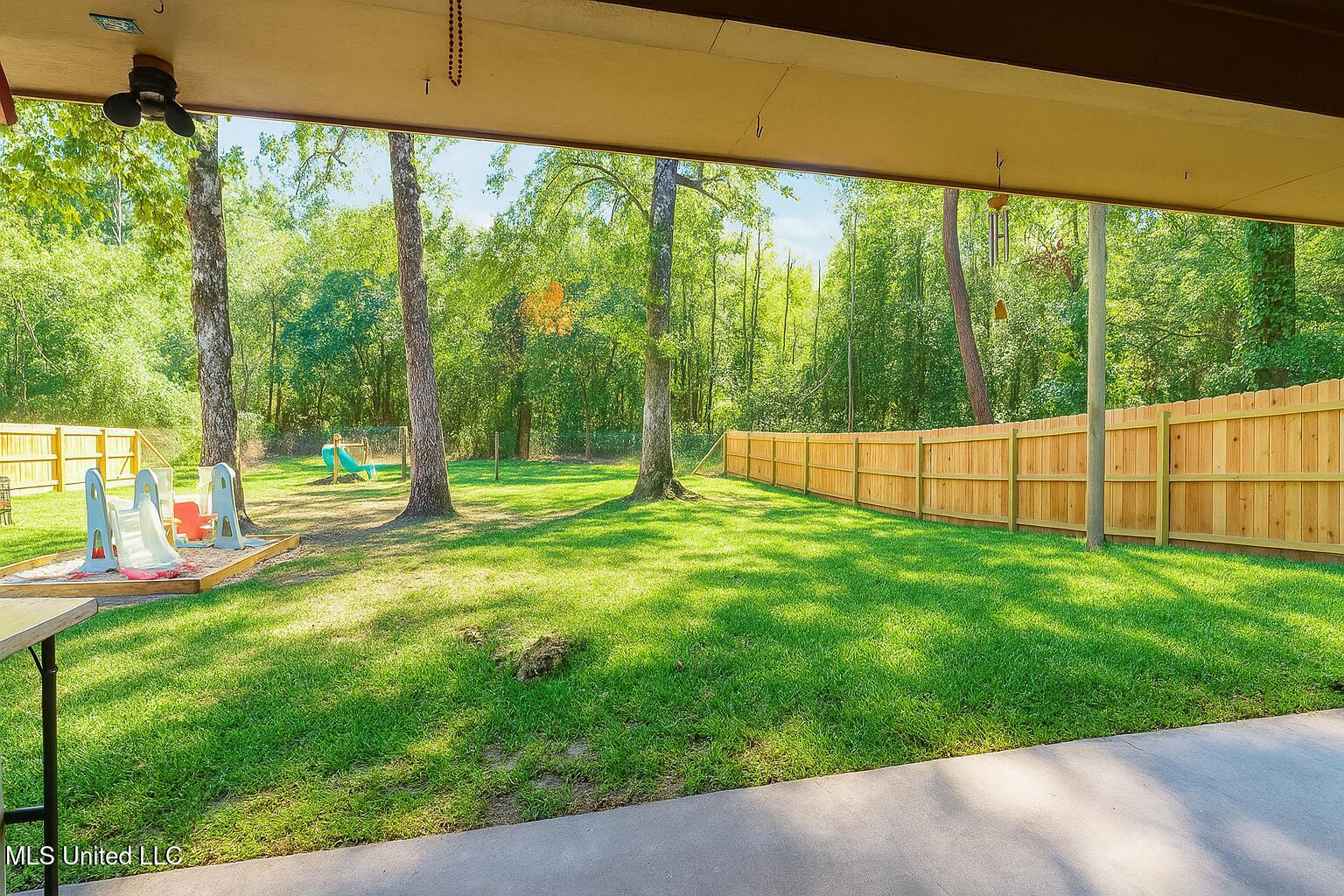 123 Tennyson Cove Property Photo 20