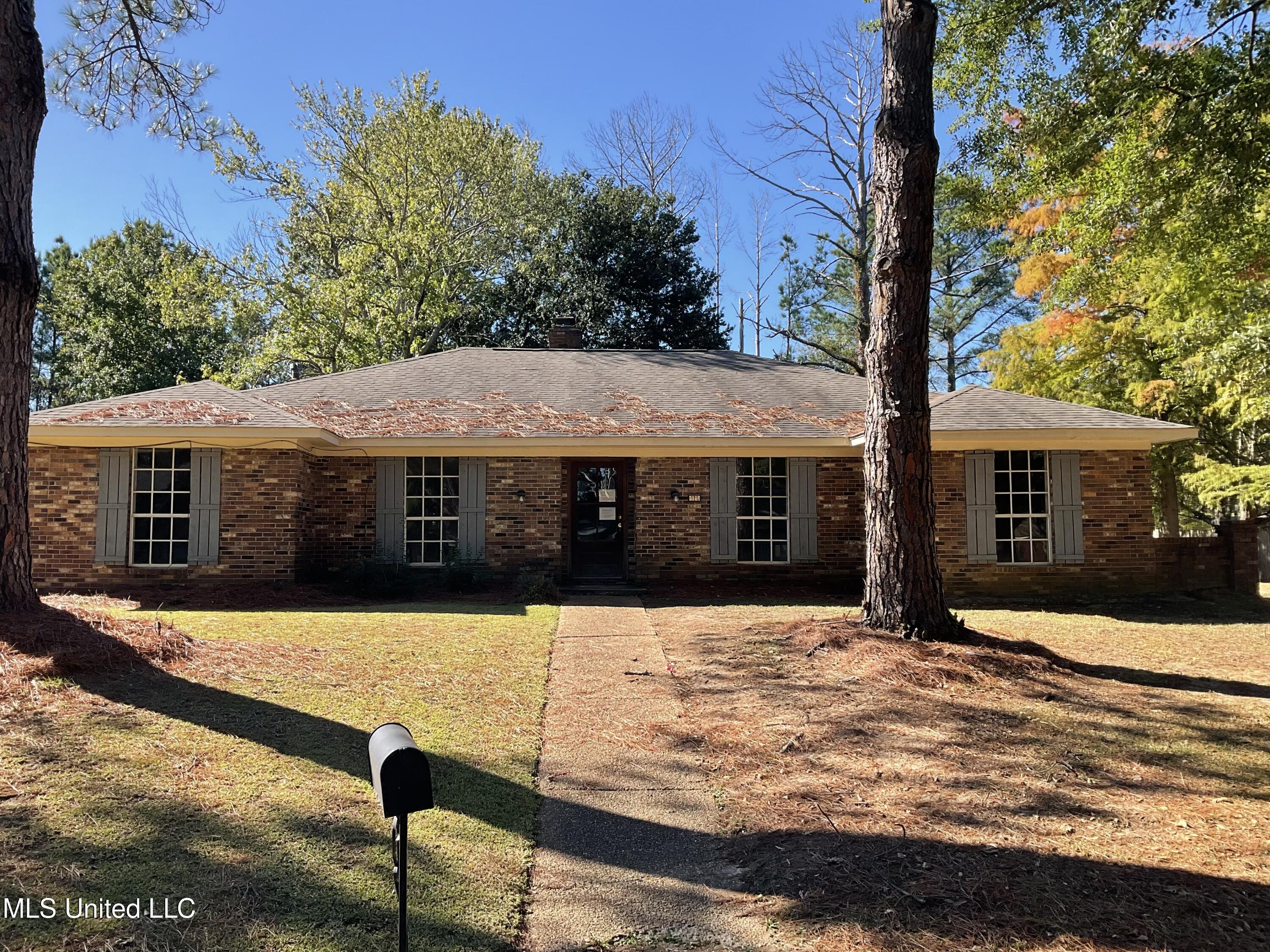 121 Clearwater Cove Property Photo 1