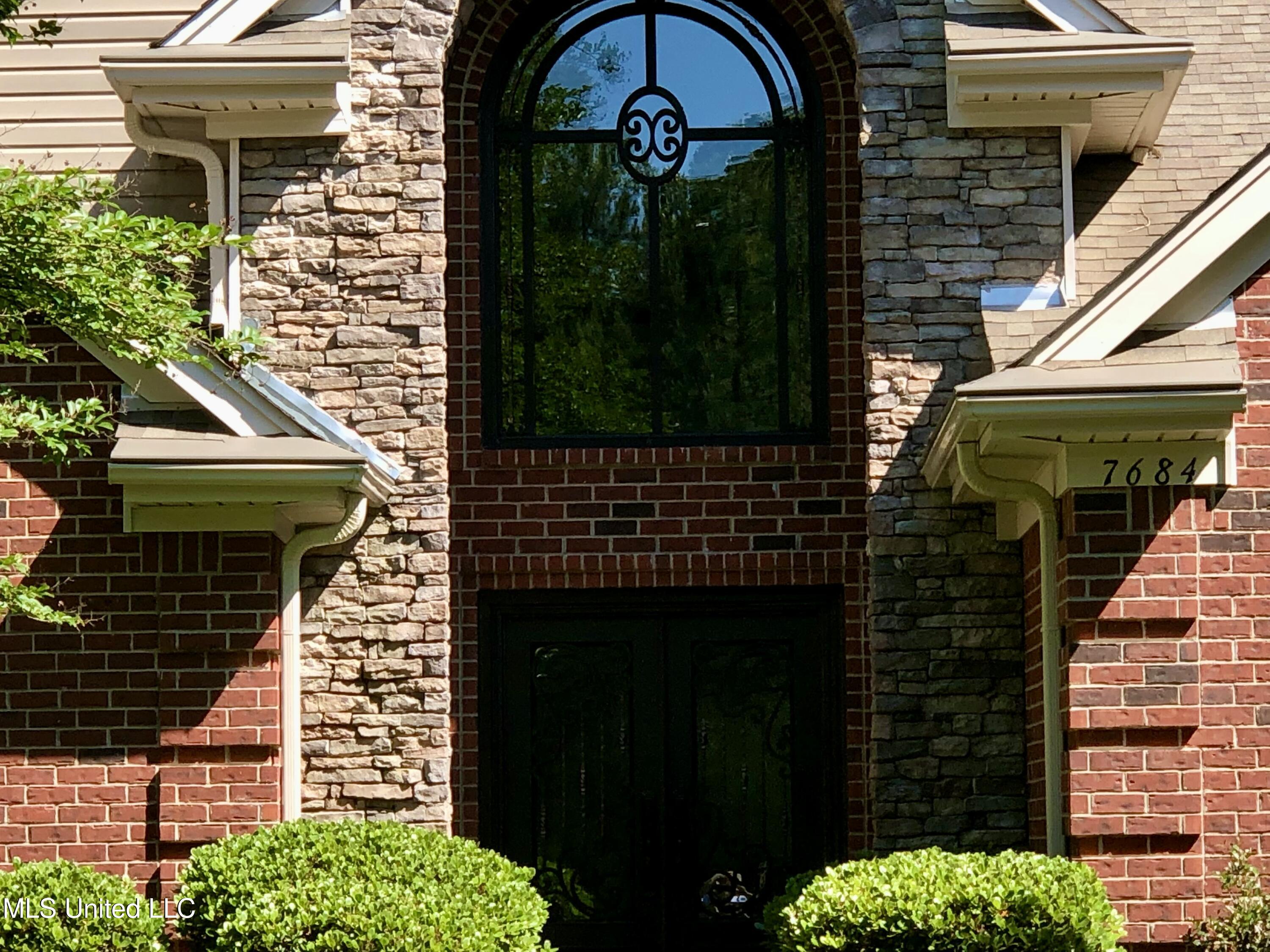 7684 N Rigmoore Point Property Photo 3