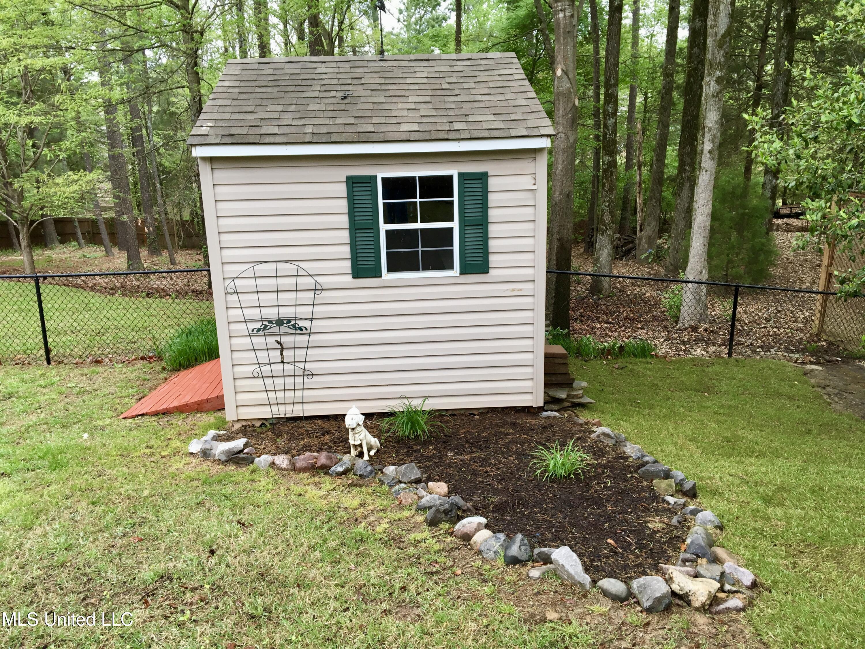 7684 N Rigmoore Point Property Photo 10