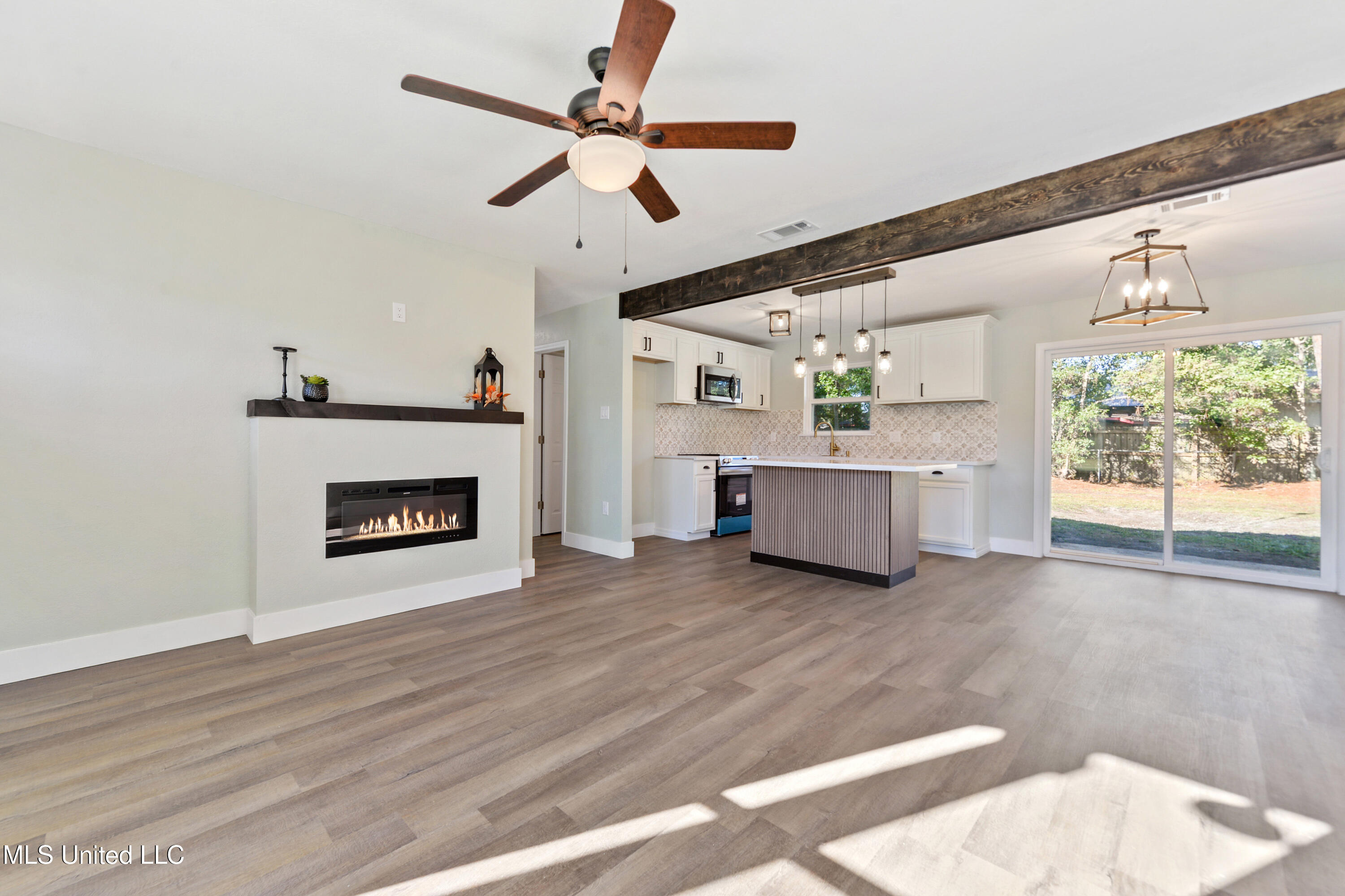 2628 San Lorenzo Street Property Photo 6