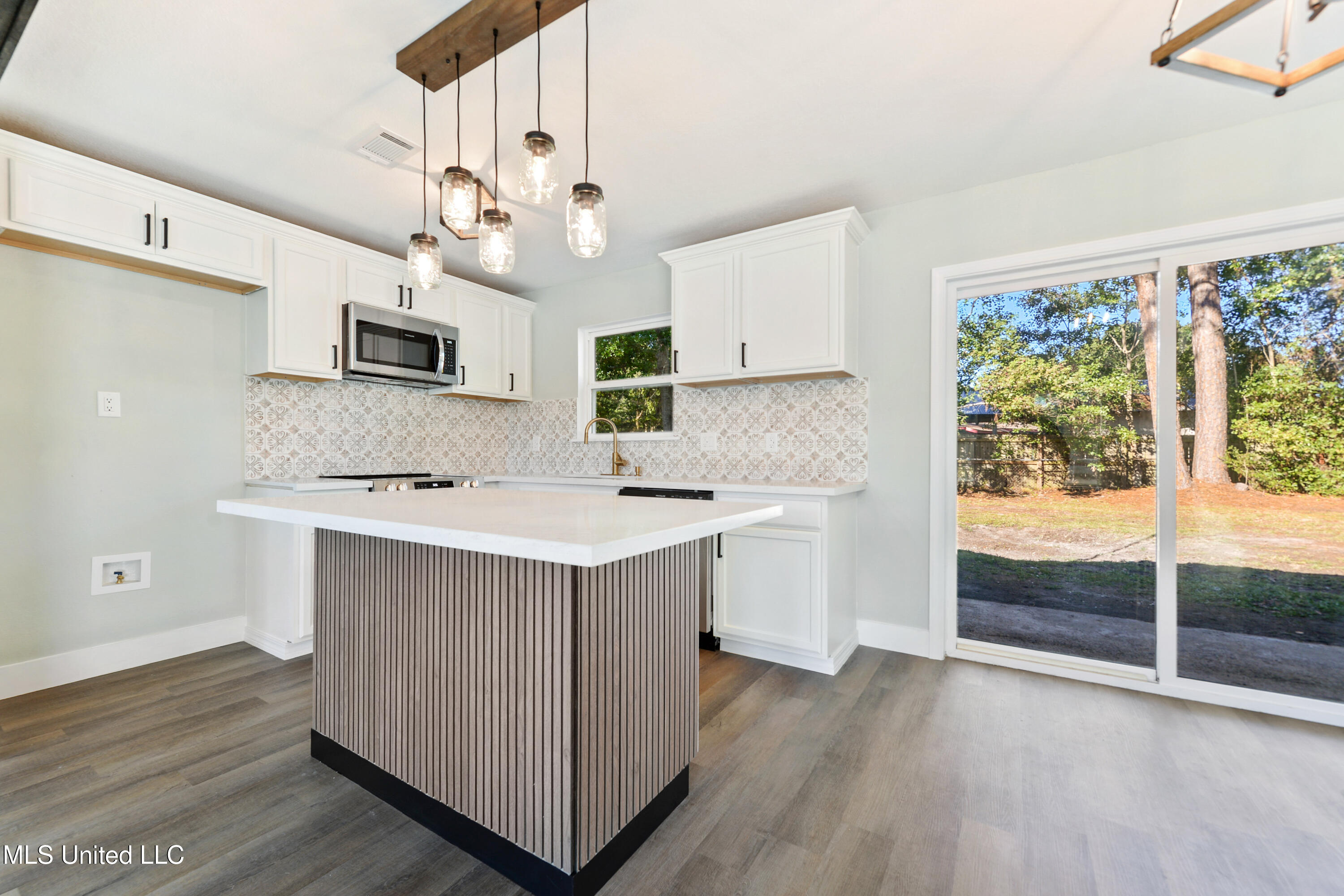 2628 San Lorenzo Street Property Photo 7