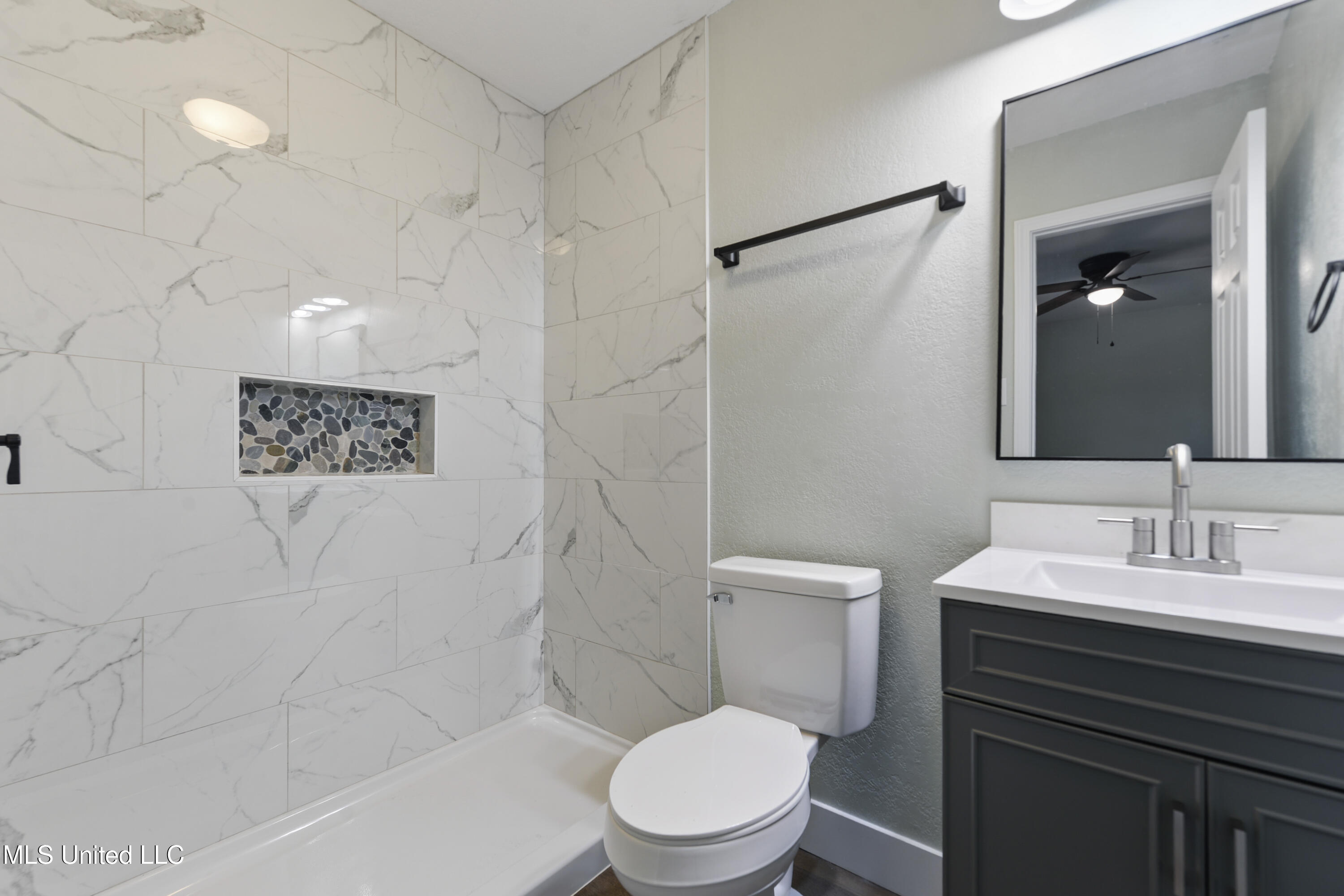 2628 San Lorenzo Street Property Photo 13