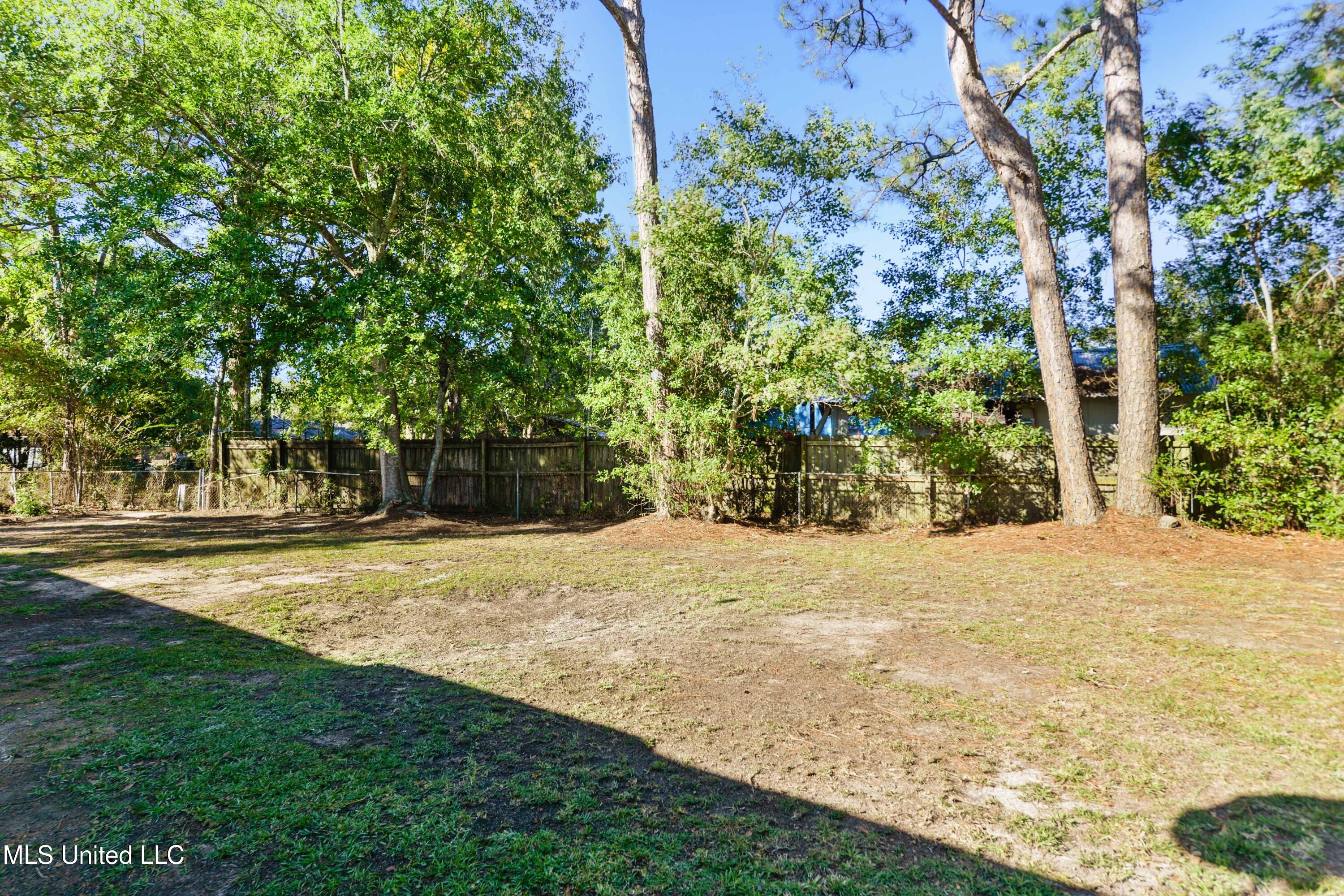 2628 San Lorenzo Street Property Photo 22