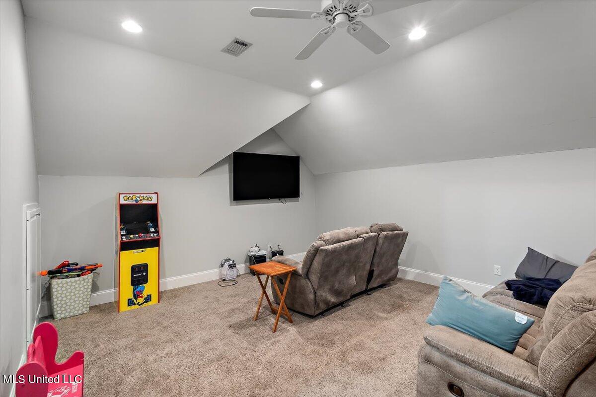 517 Fawn Cove Property Photo 33