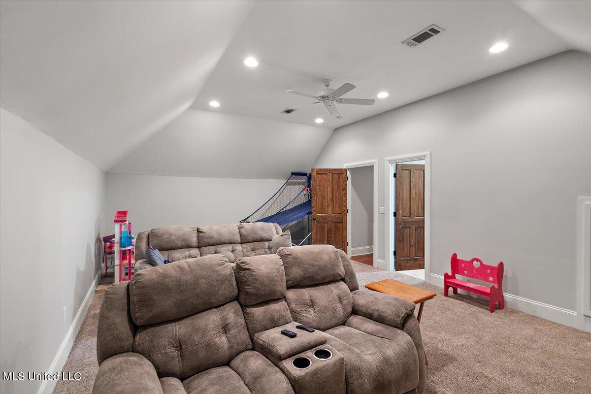 517 Fawn Cove Property Photo 34