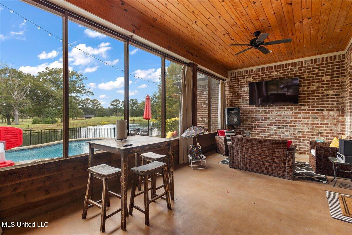 517 Fawn Cove Property Photo 43