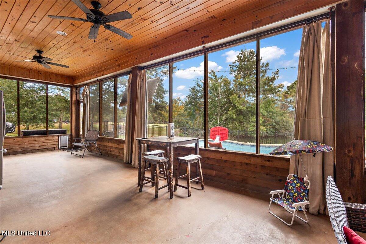 517 Fawn Cove Property Photo 44