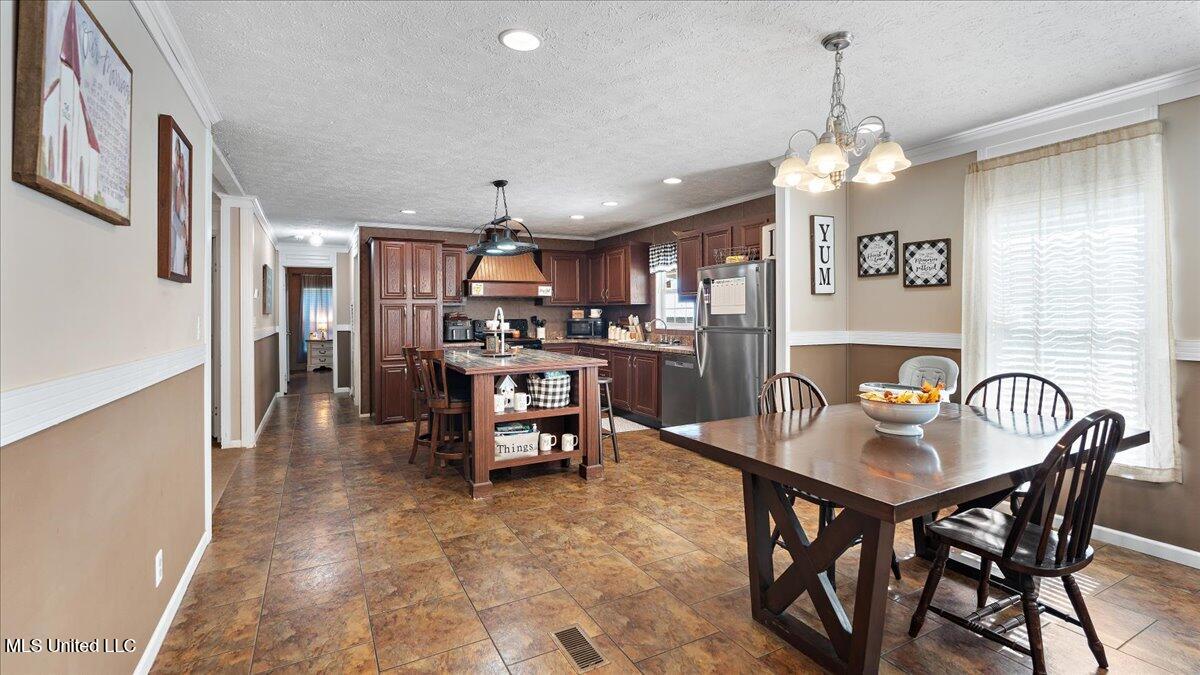 3064 E E Whitworth Street Property Photo 8