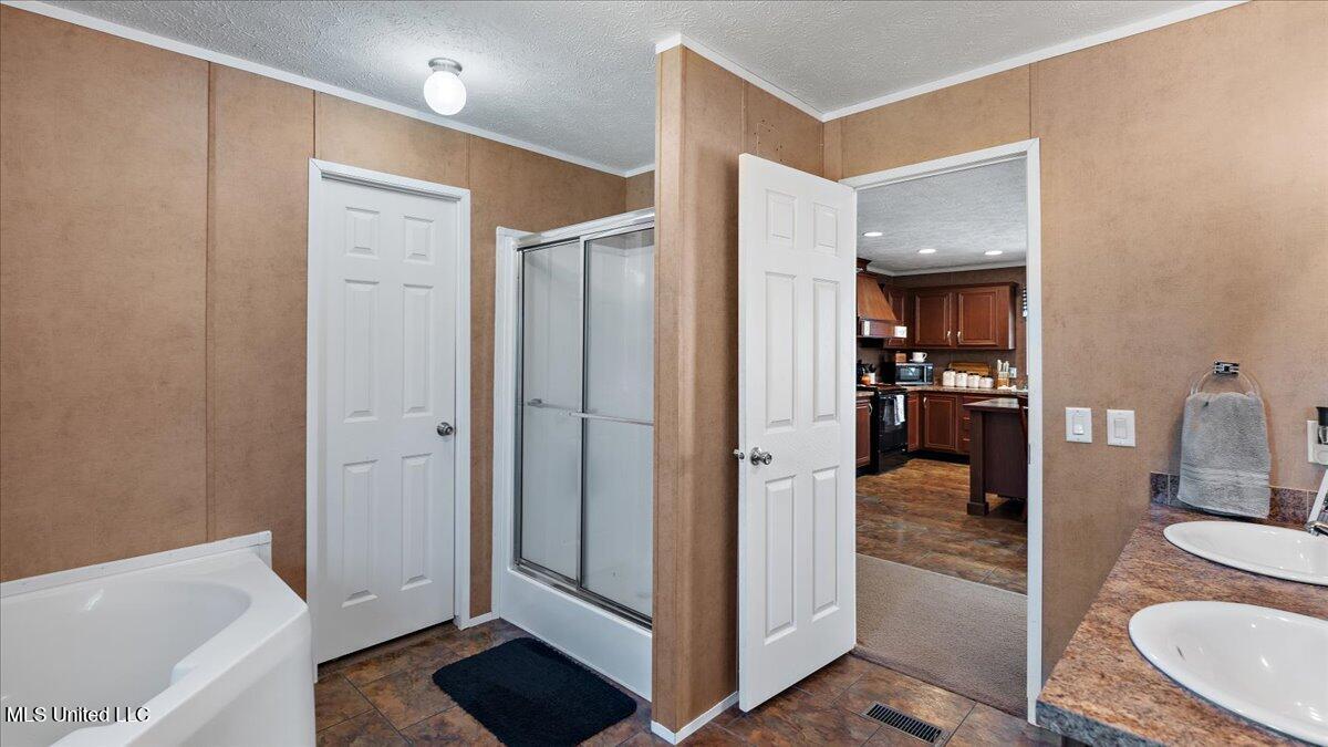 3064 E E Whitworth Street Property Photo 12