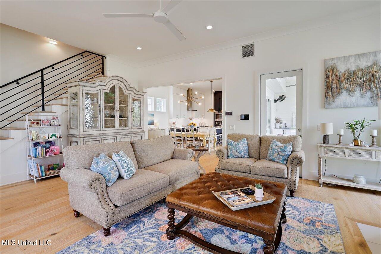 204 N Natchez Drive Property Photo 9