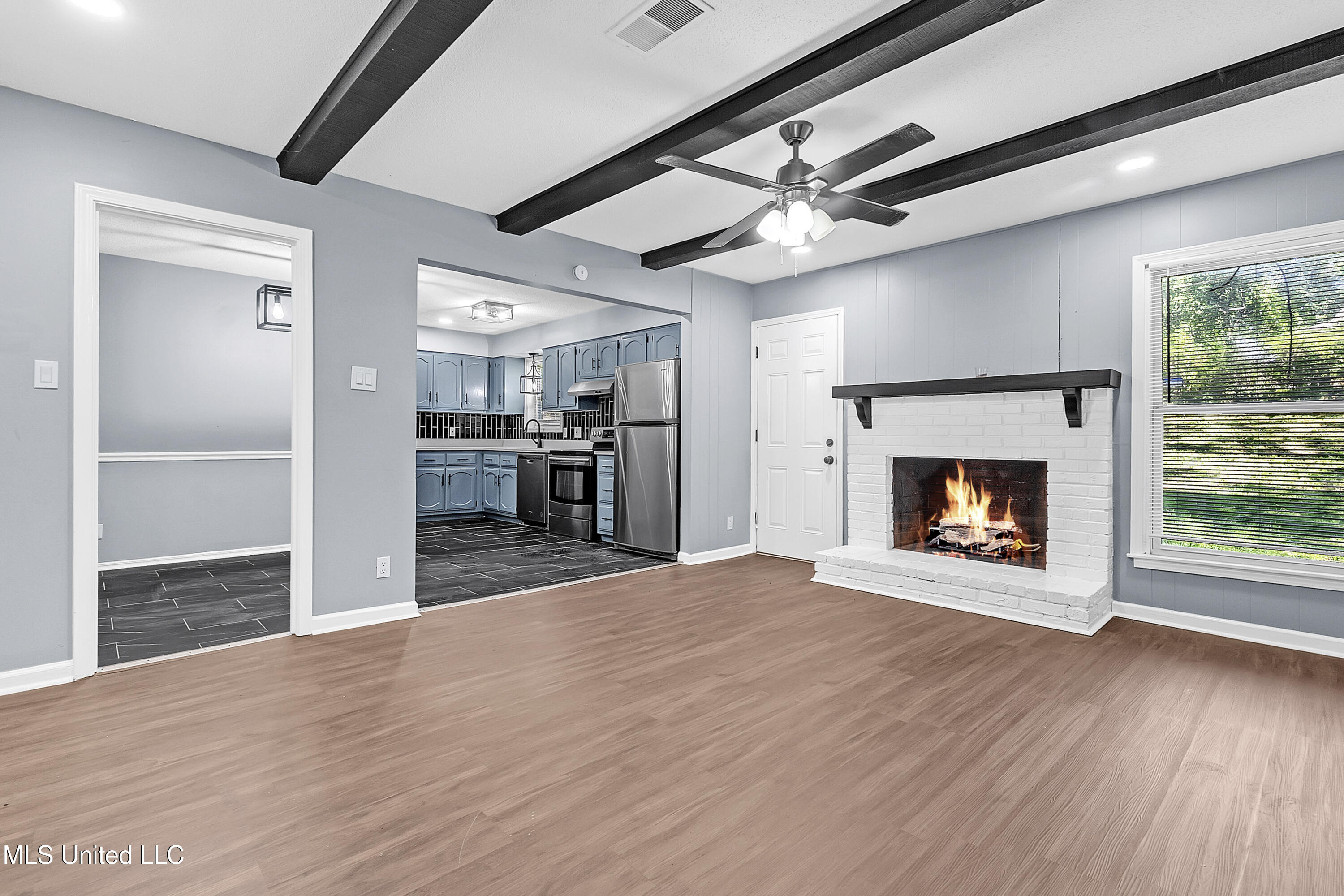 8590 W Cedar Circle Property Photo 5