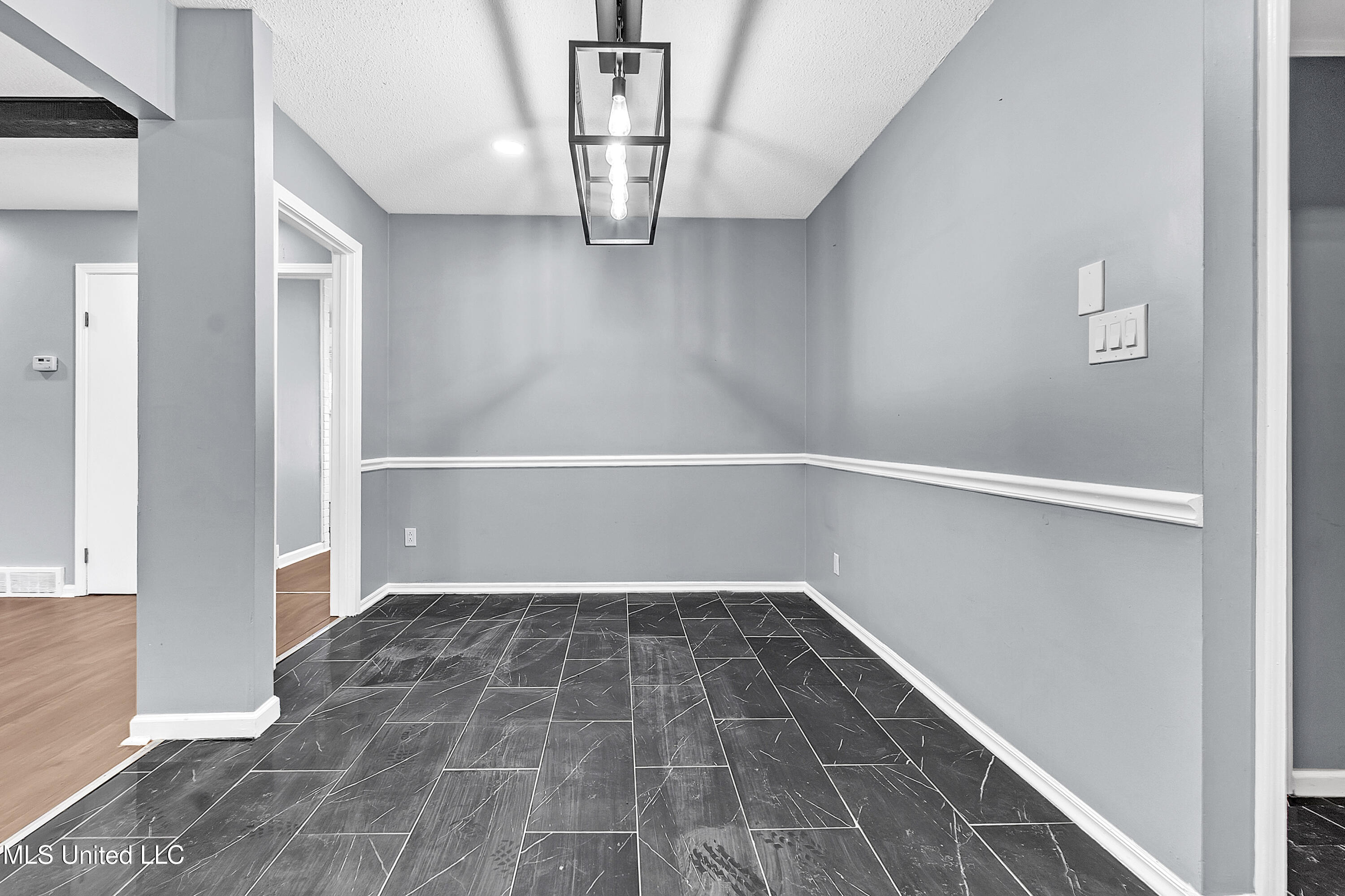 8590 W Cedar Circle Property Photo 7