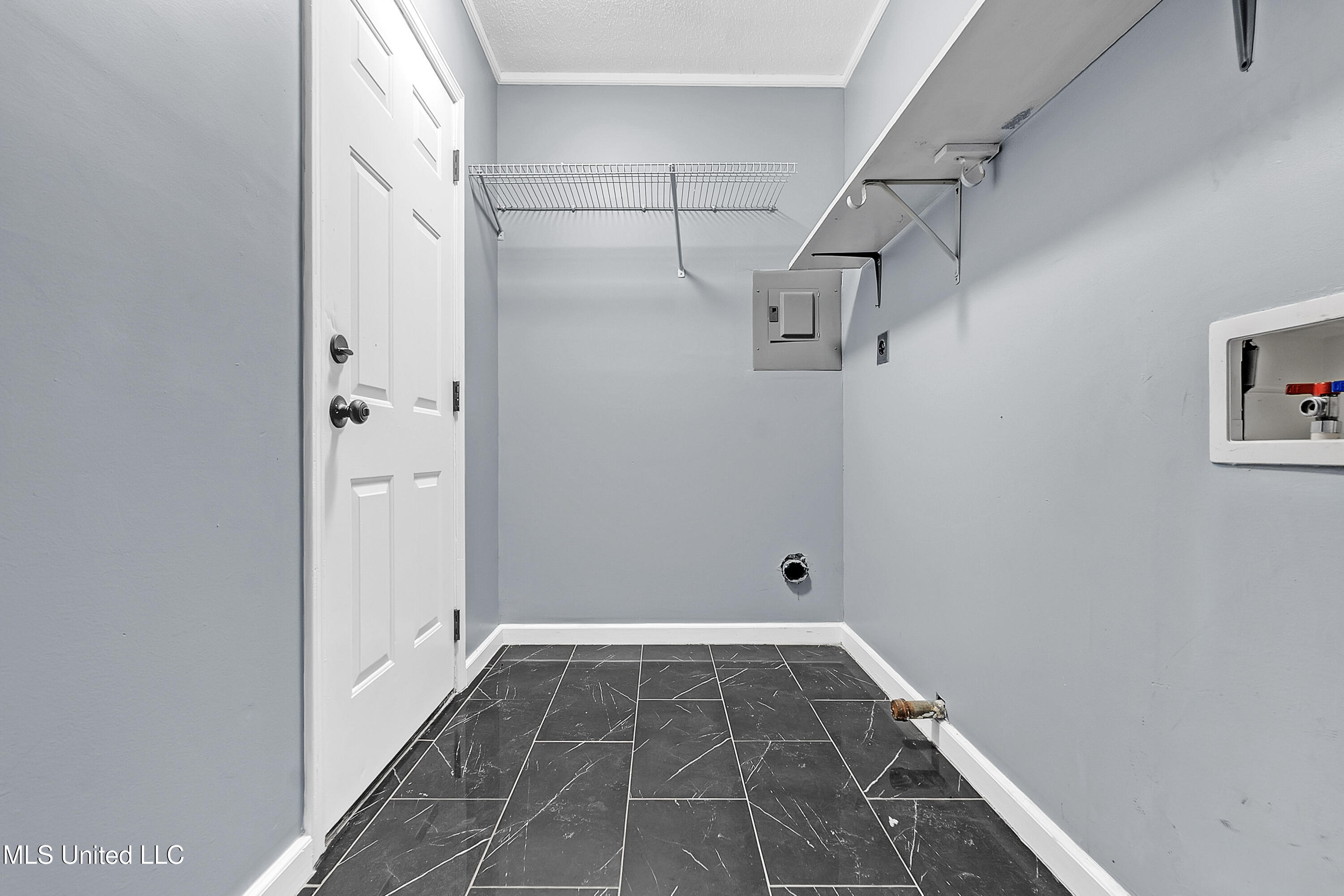 8590 W Cedar Circle Property Photo 10