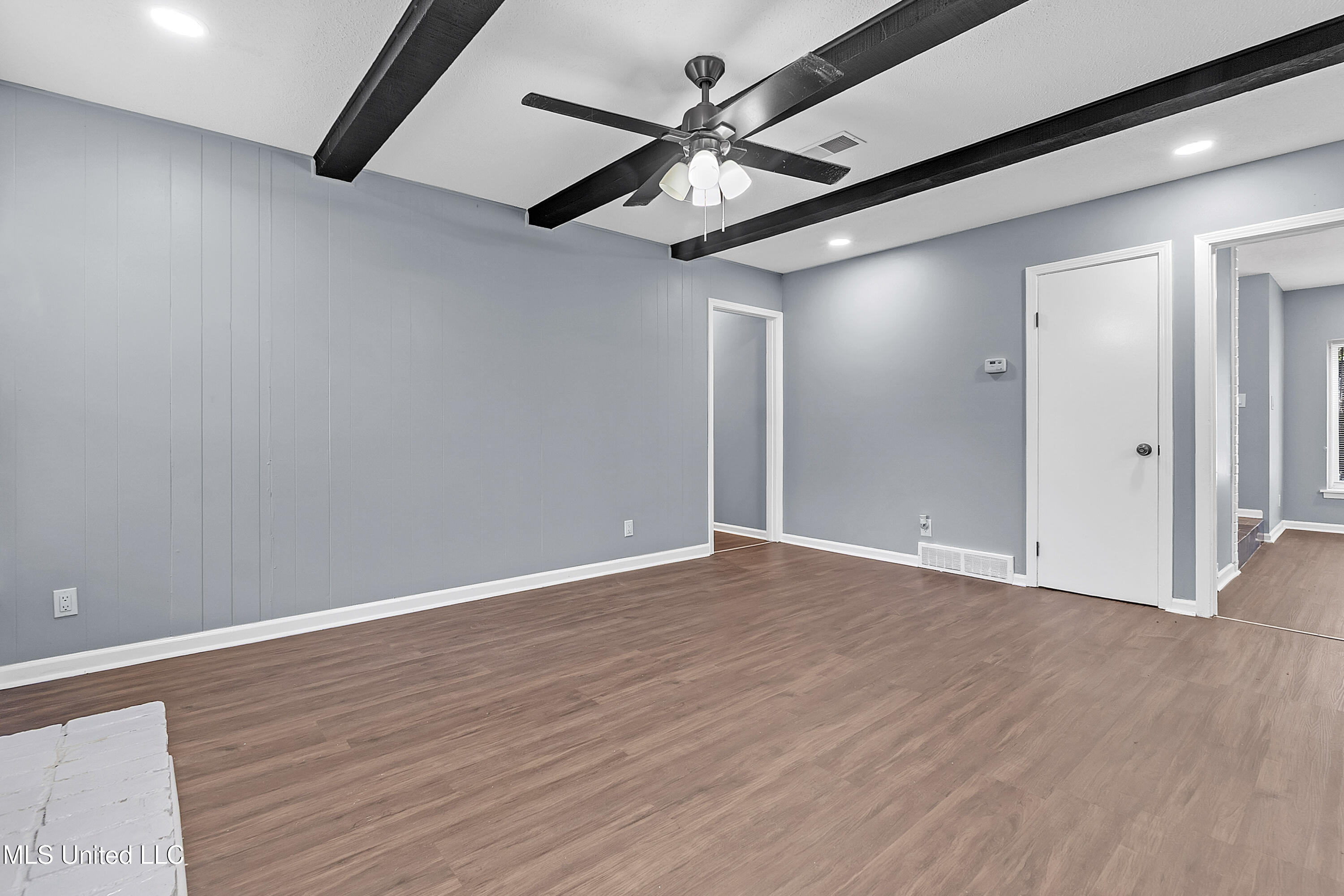 8590 W Cedar Circle Property Photo 12