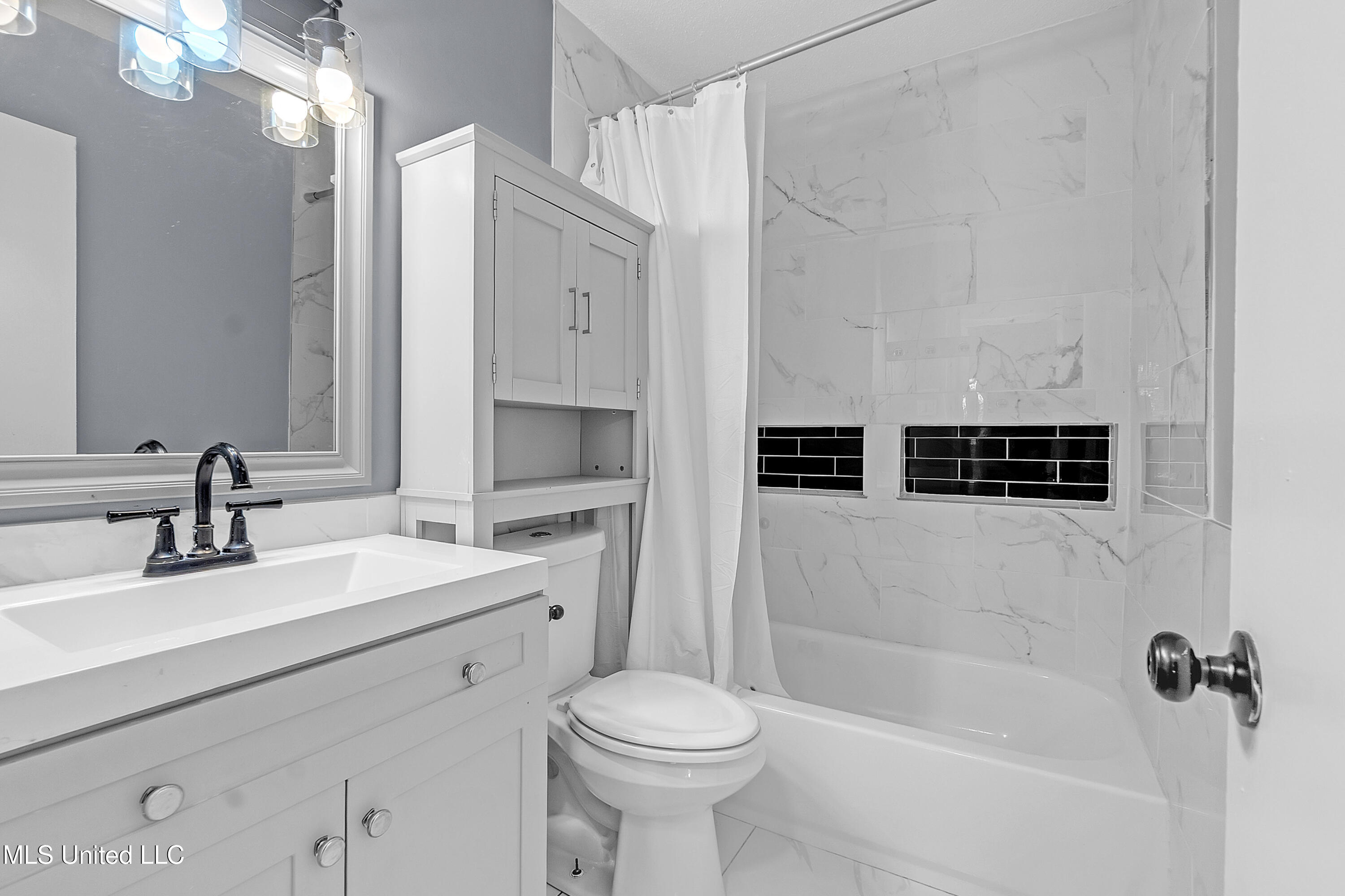 8590 W Cedar Circle Property Photo 15