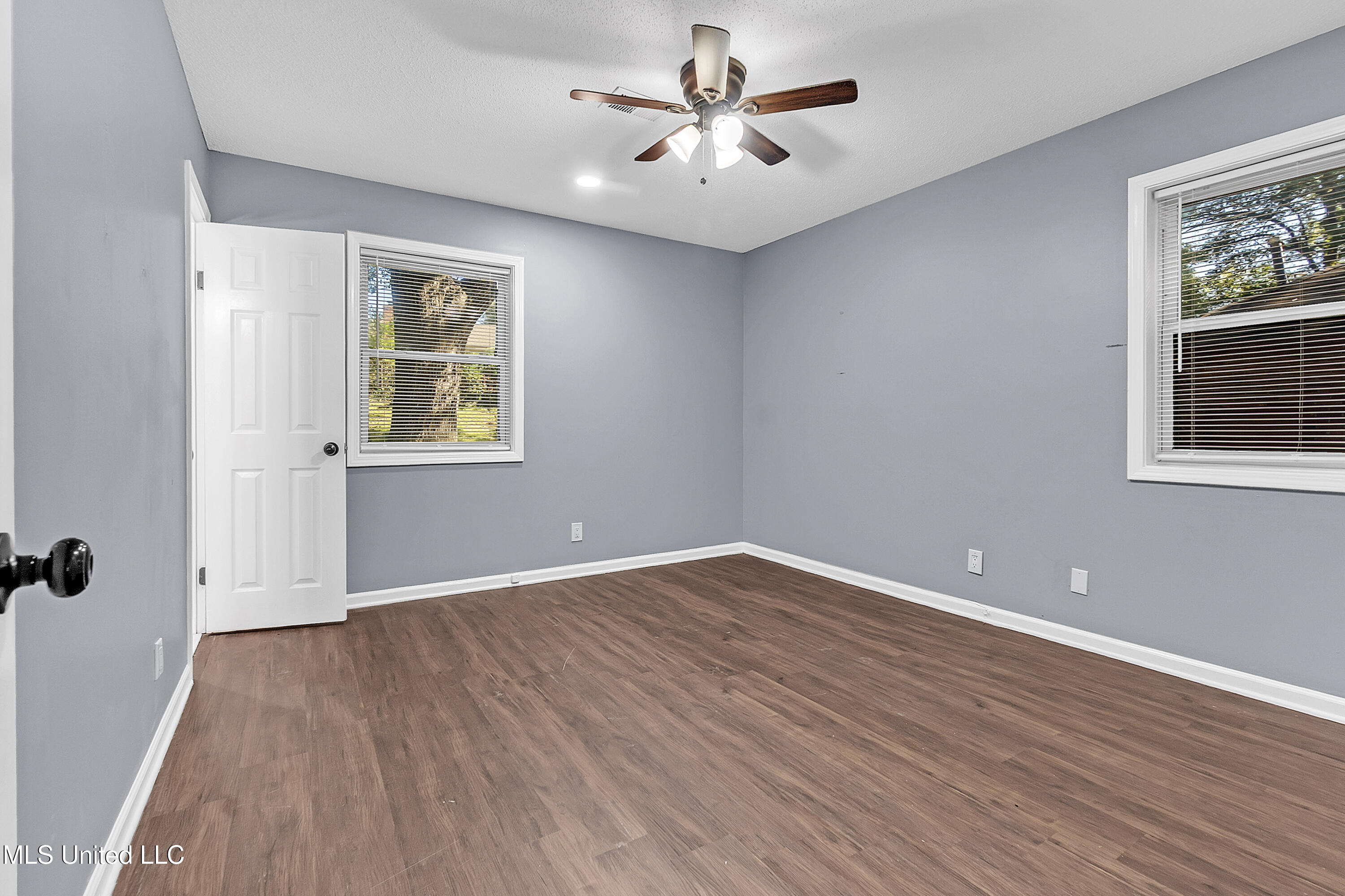 8590 W Cedar Circle Property Photo 18