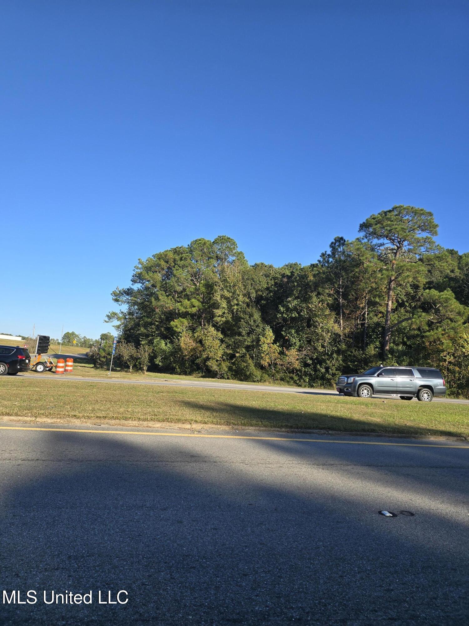 90 Highway Property Photo 1
