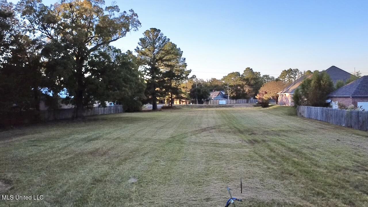 104 Avalon Court Property Photo 4