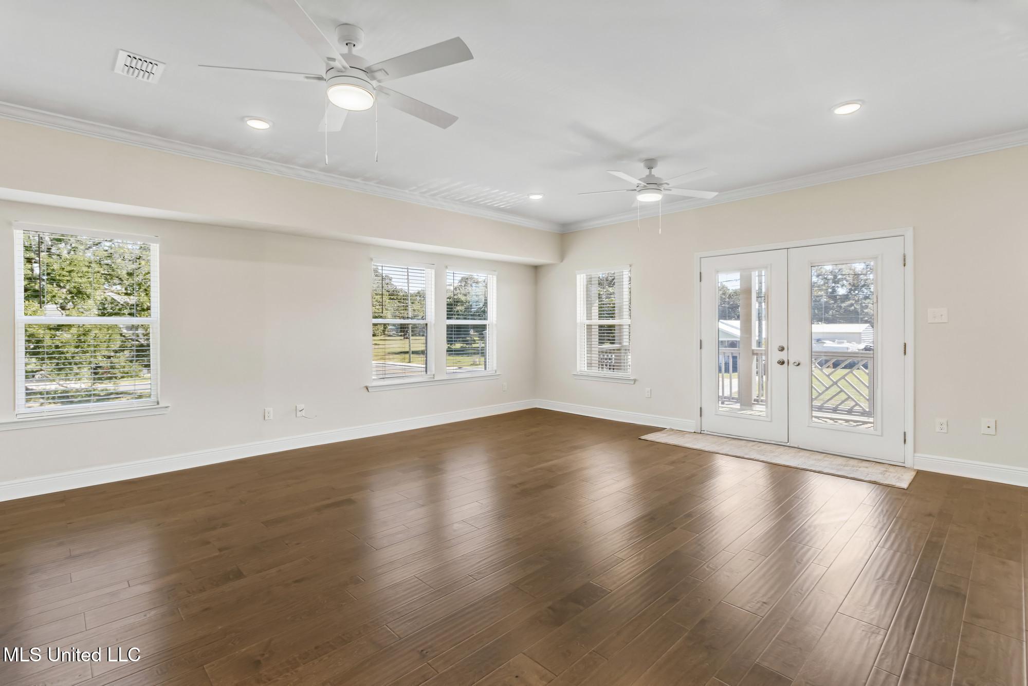 378 Howard Avenue Property Photo 8