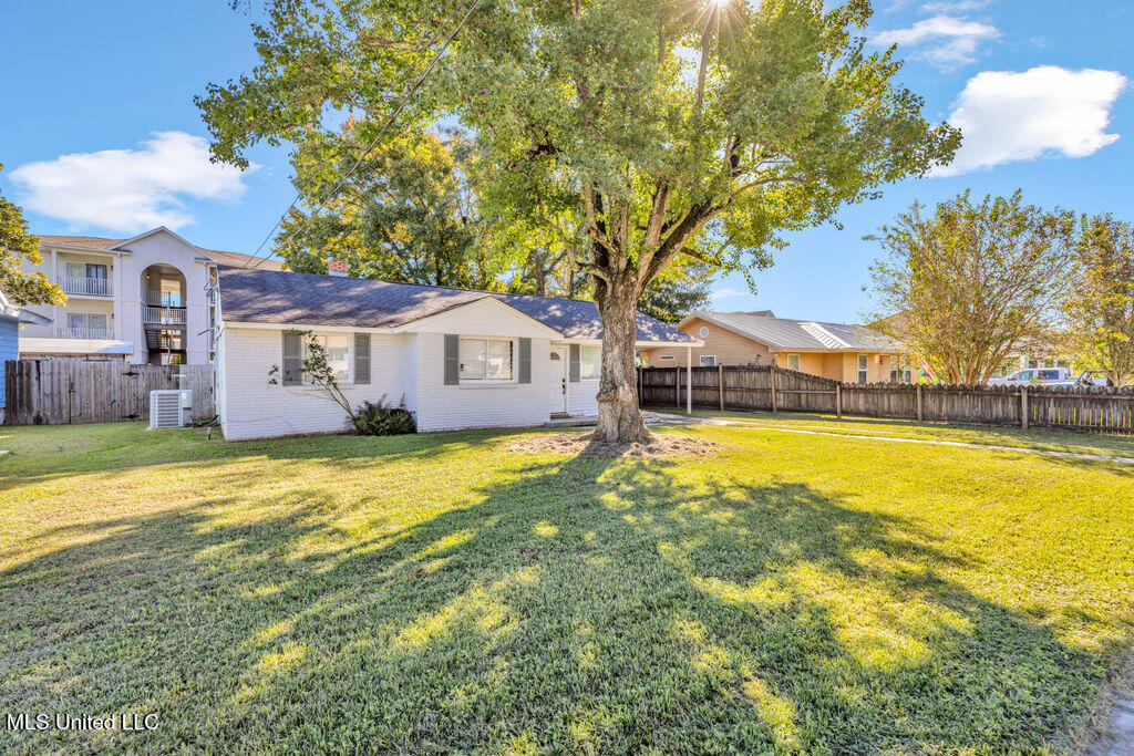 152 Holiday Avenue Property Photo 3
