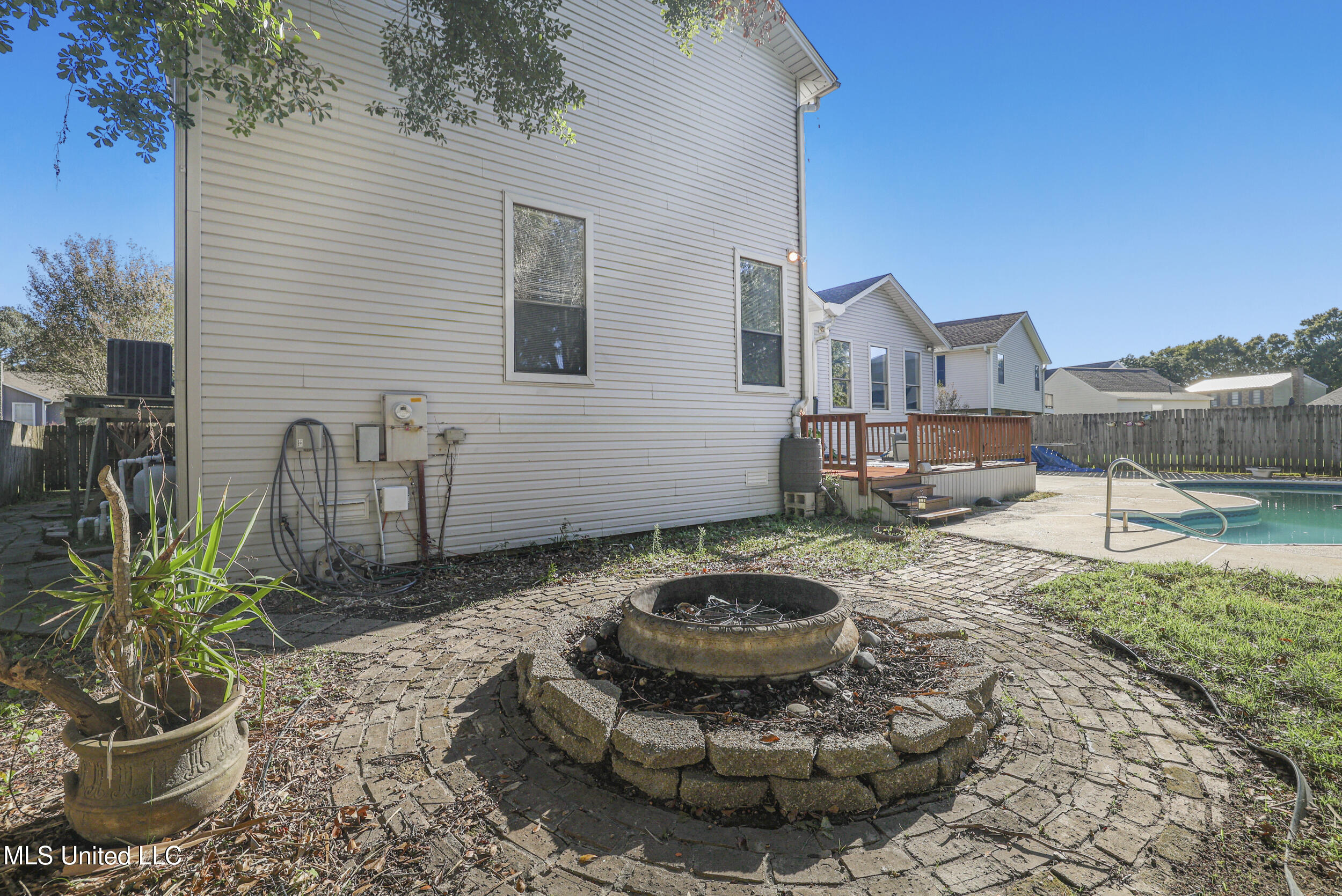 4409 Shadow Wood Circle Property Photo 5