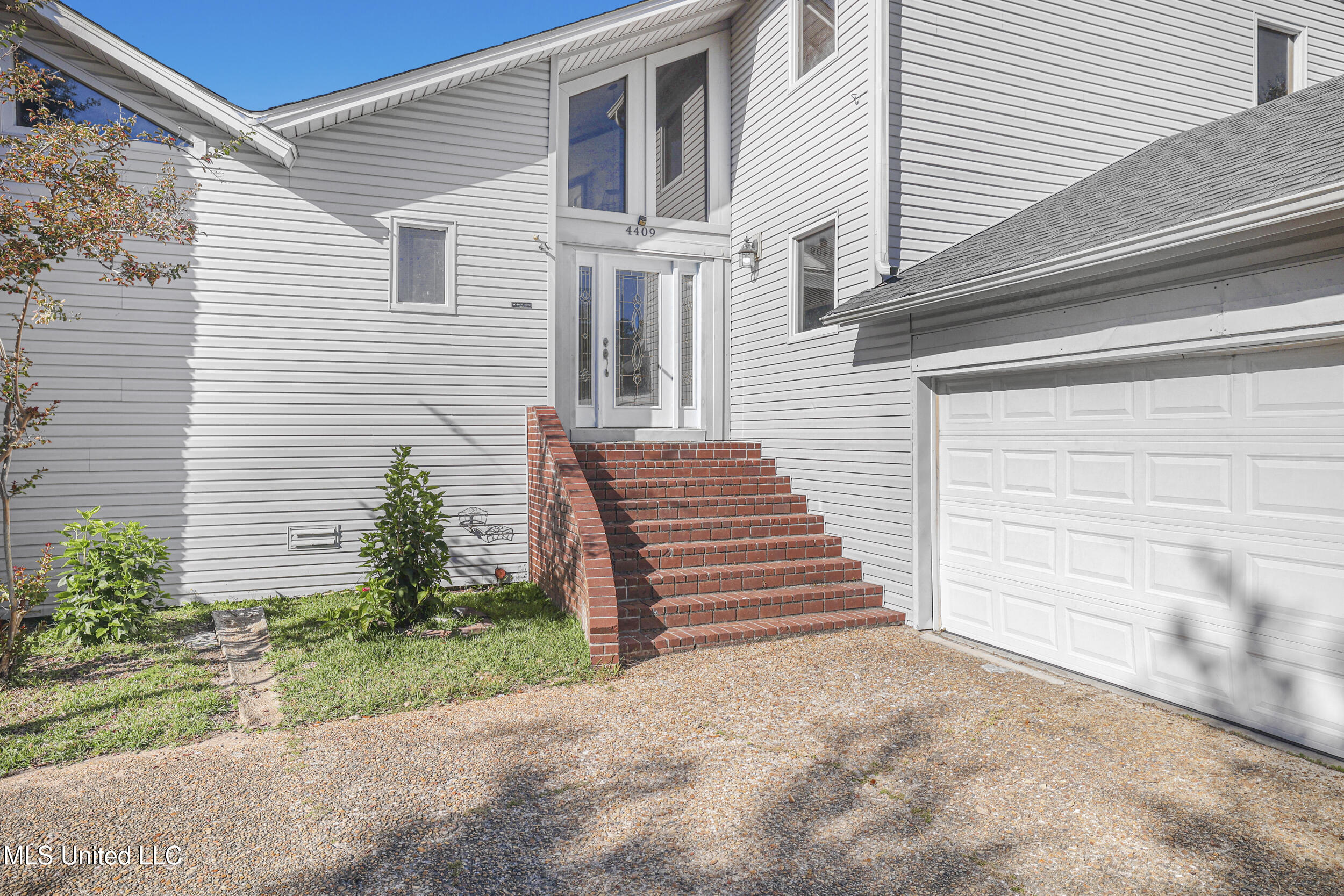 4409 Shadow Wood Circle Property Photo 6