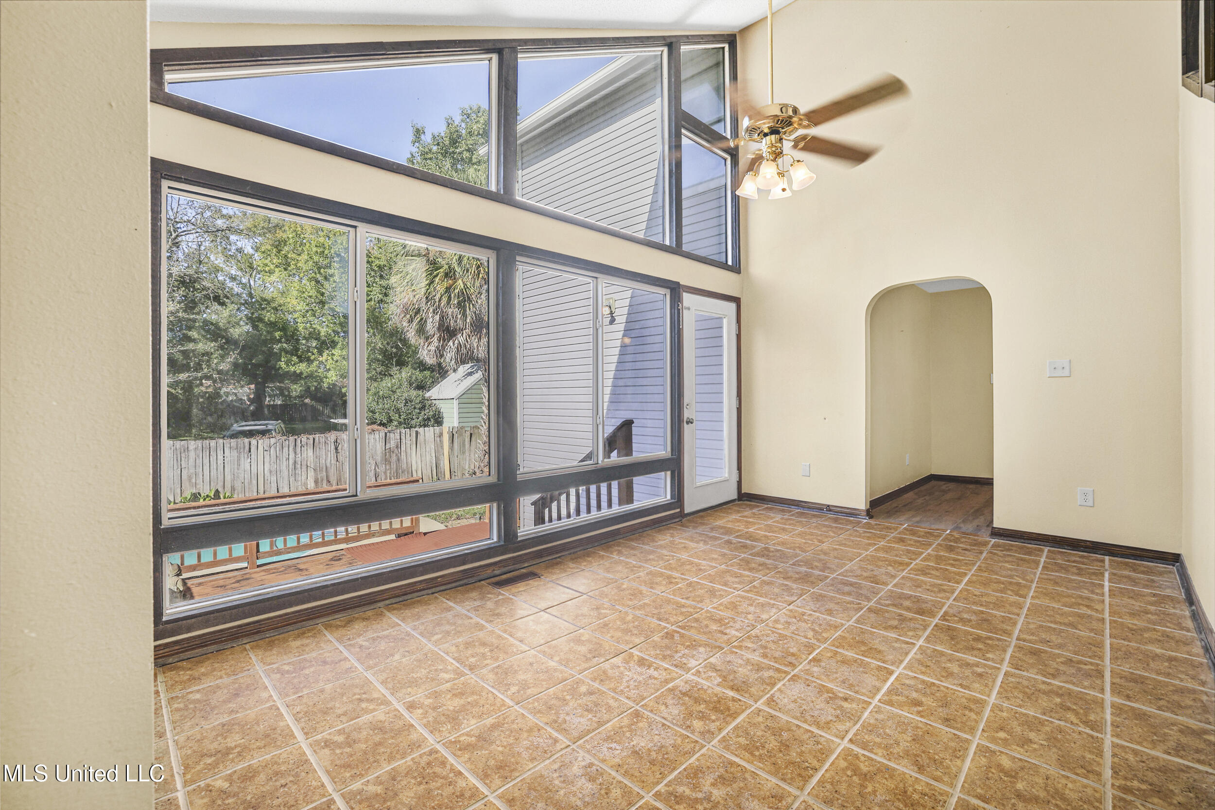 4409 Shadow Wood Circle Property Photo 11
