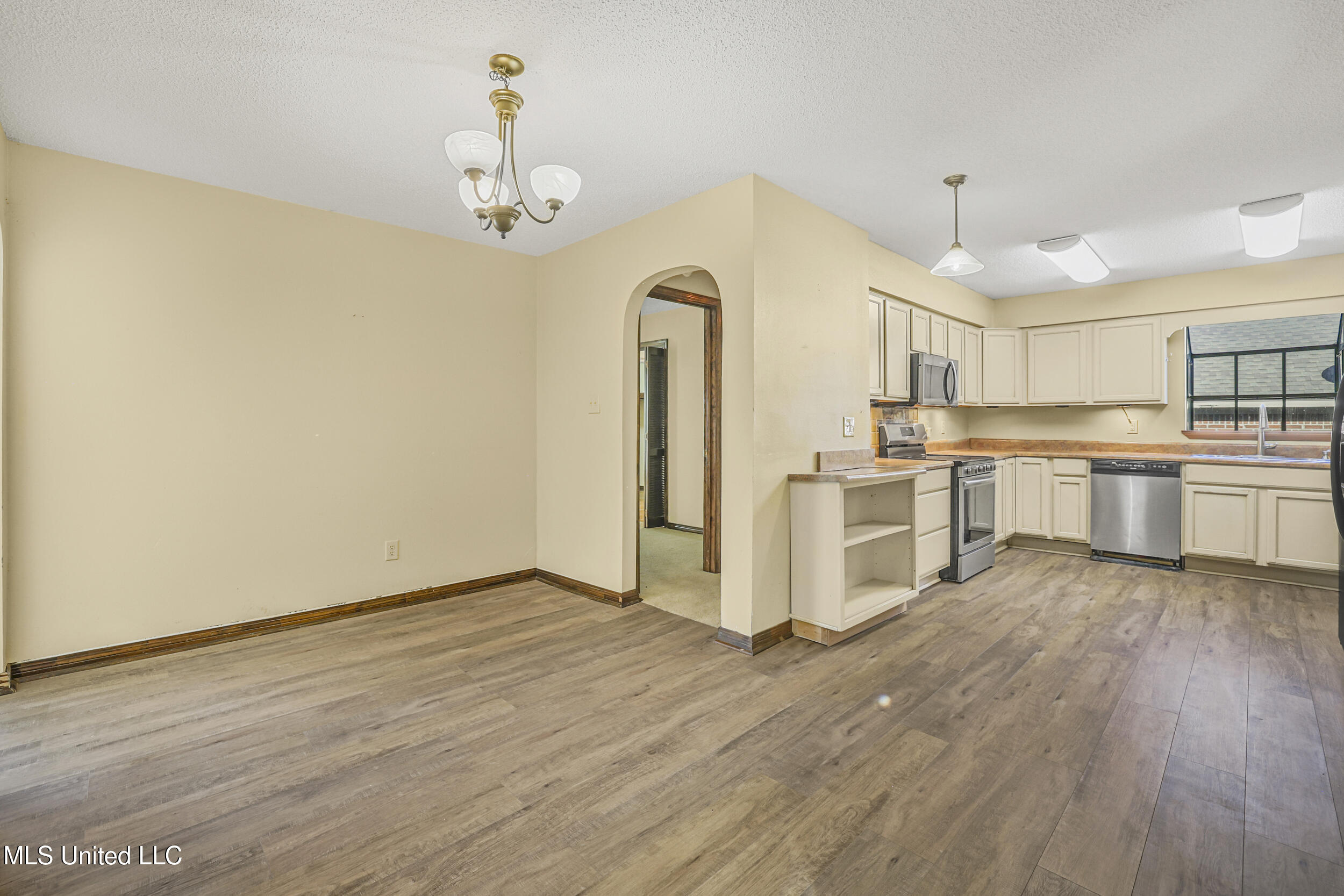 4409 Shadow Wood Circle Property Photo 18