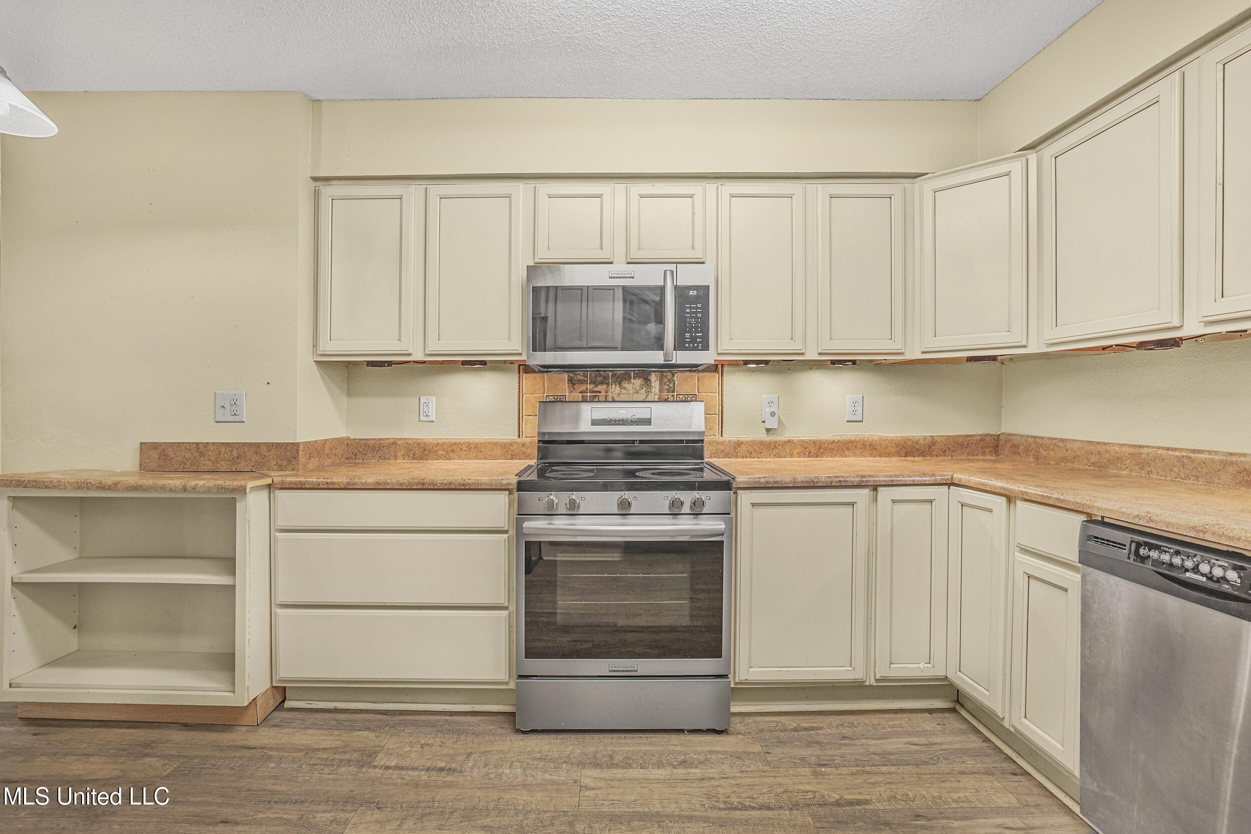 4409 Shadow Wood Circle Property Photo 21