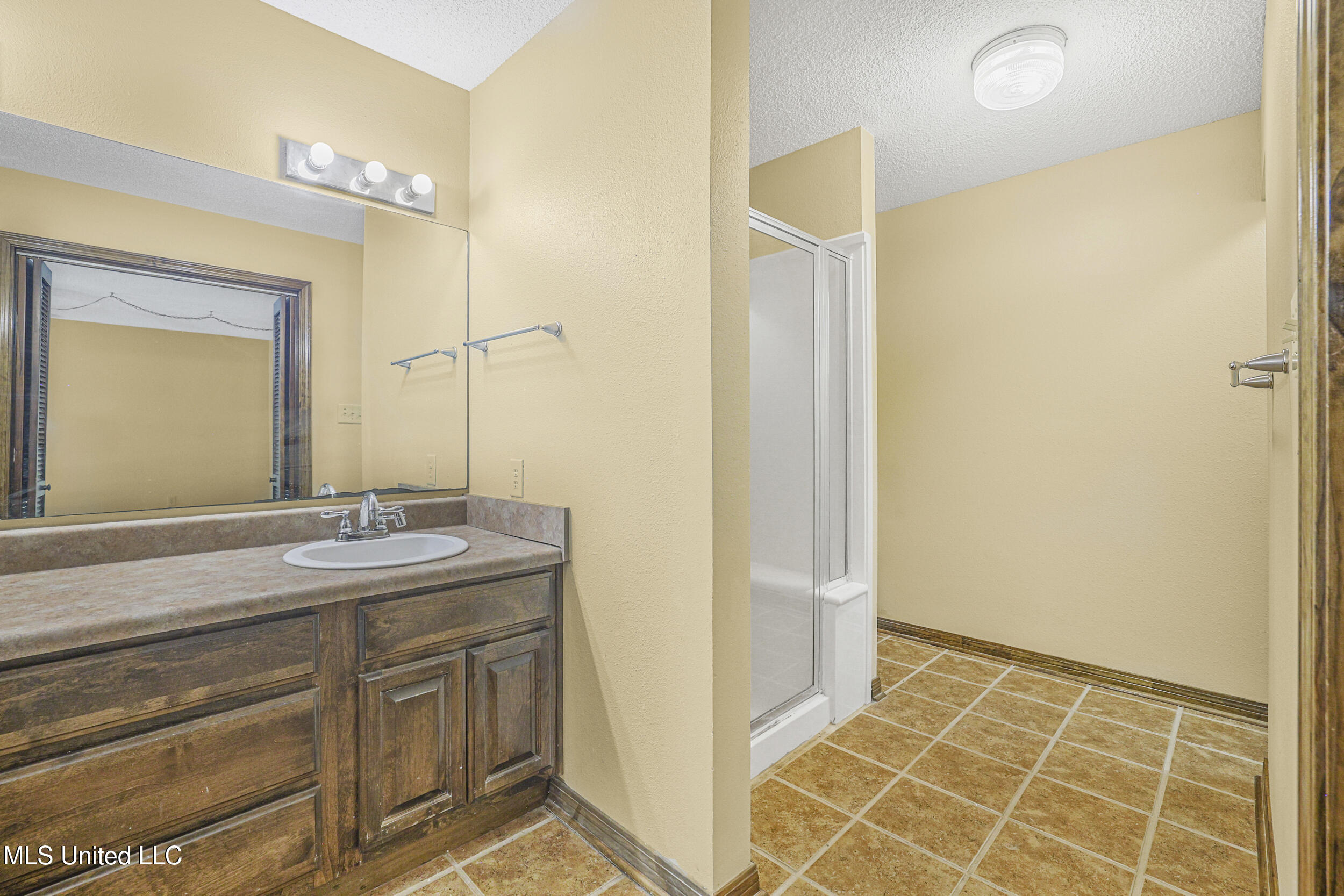 4409 Shadow Wood Circle Property Photo 31