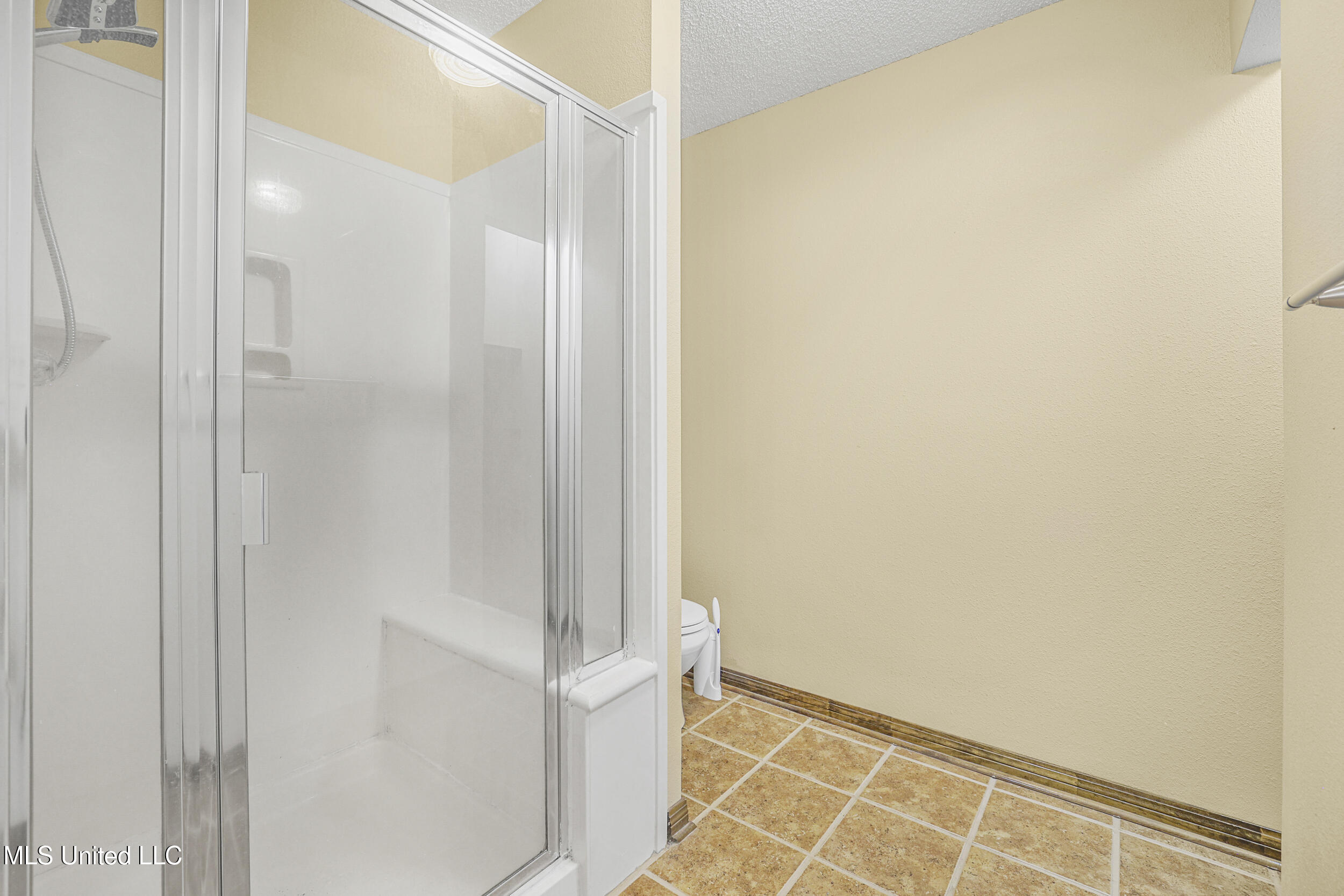 4409 Shadow Wood Circle Property Photo 32