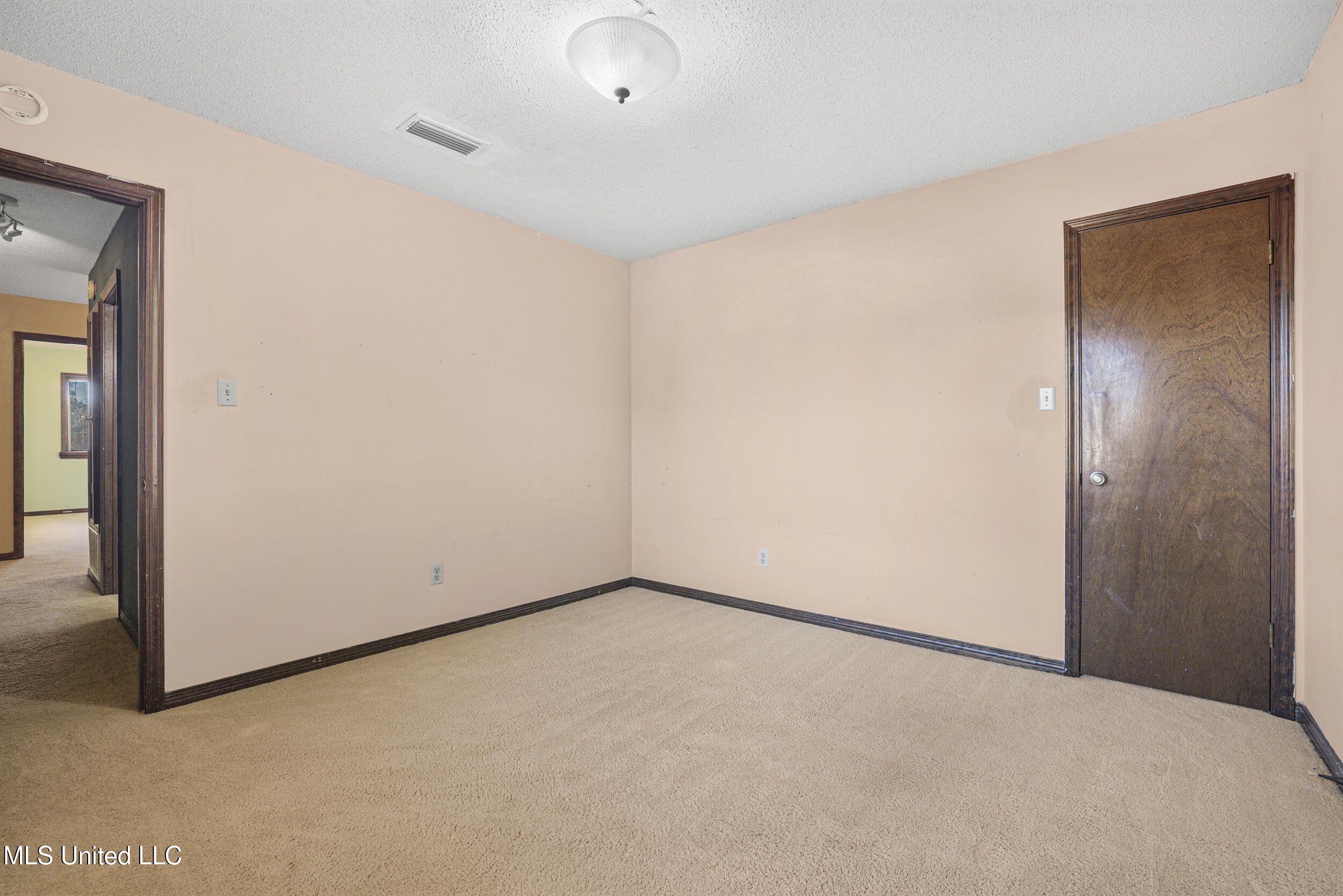 4409 Shadow Wood Circle Property Photo 40