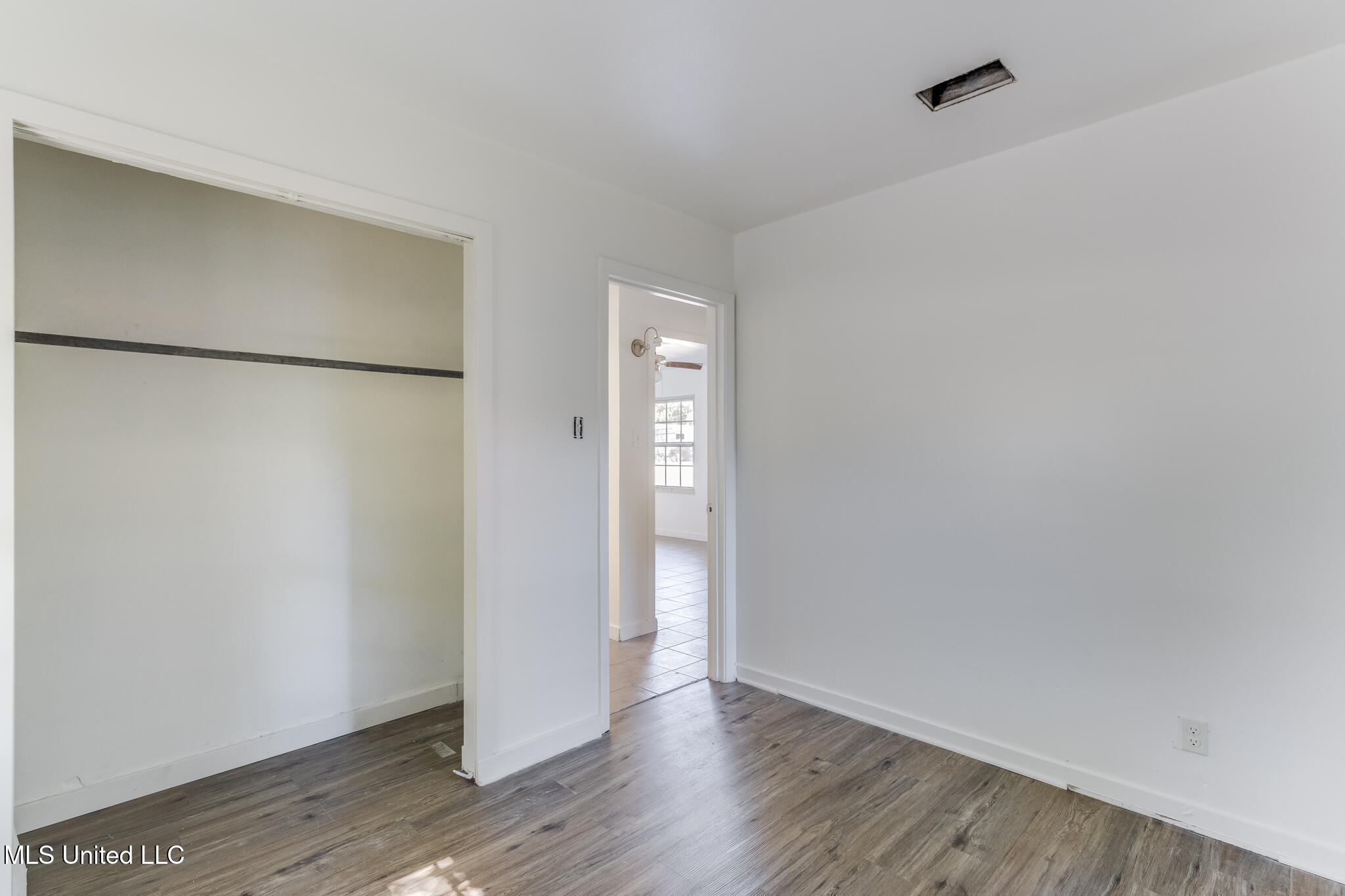 215 Ridgeway Drive Property Photo 13