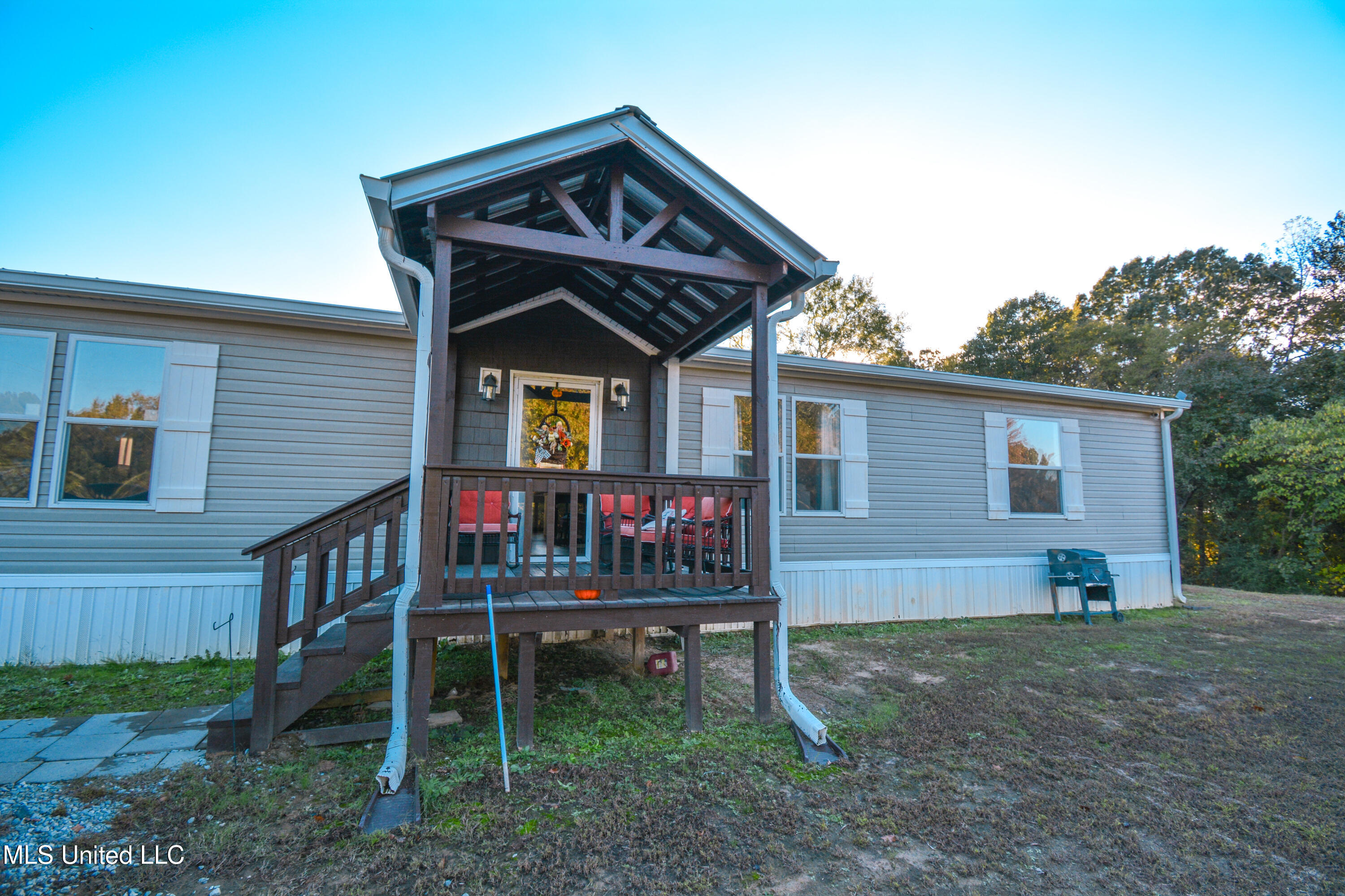 1459 French Road Property Photo 3