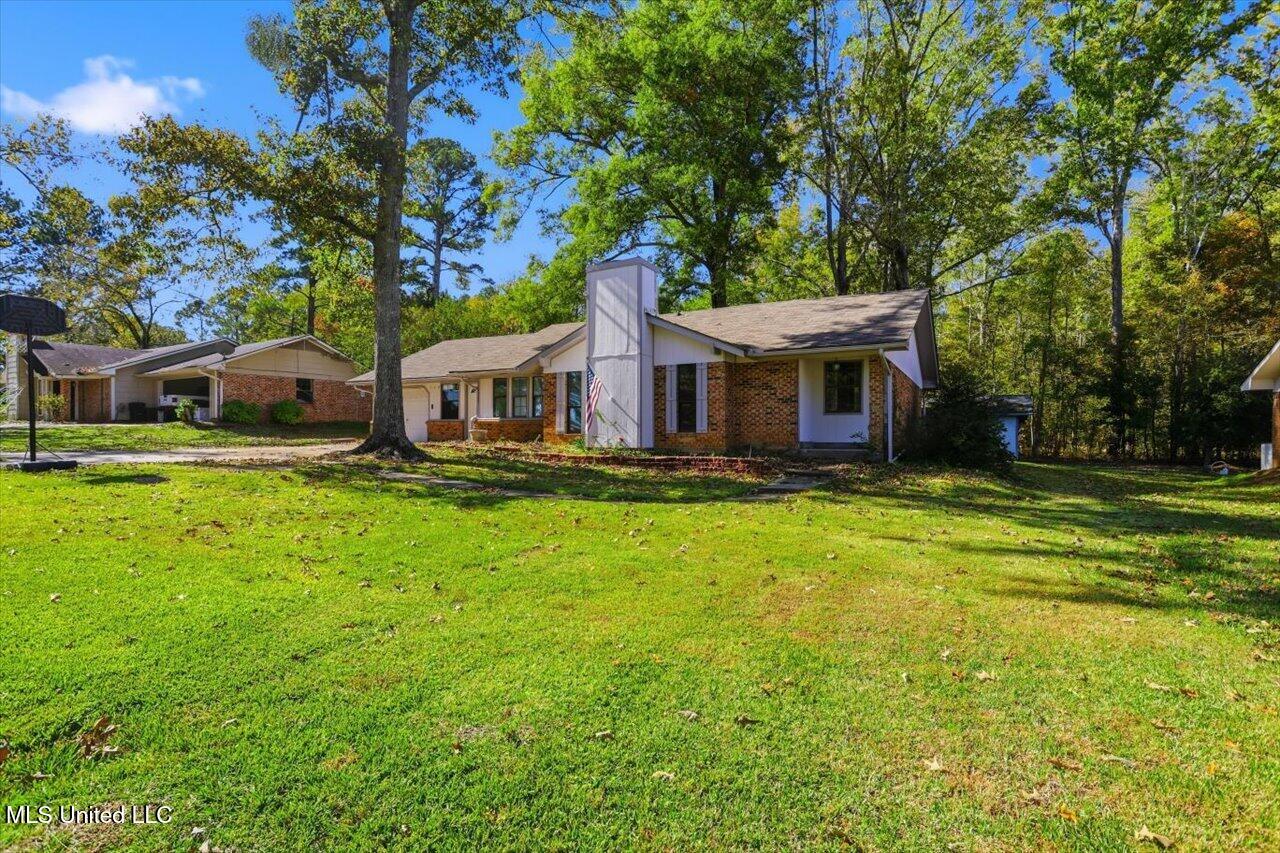 149 Oak Park Drive Property Photo 2