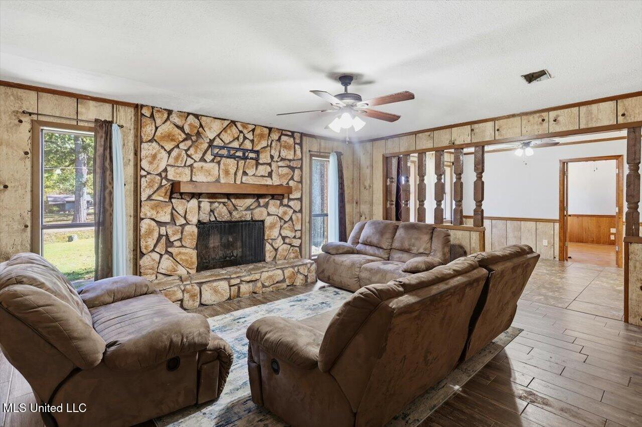 149 Oak Park Drive Property Photo 8