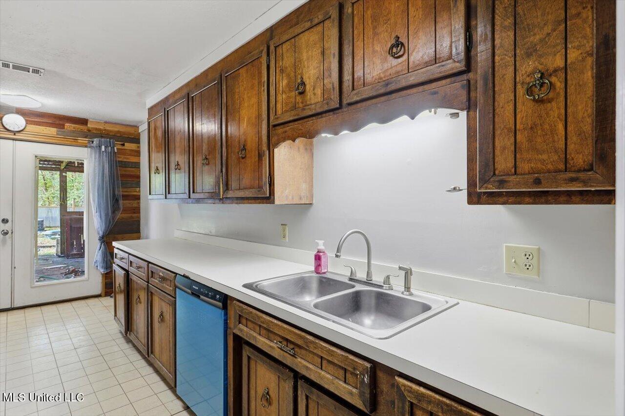 149 Oak Park Drive Property Photo 10