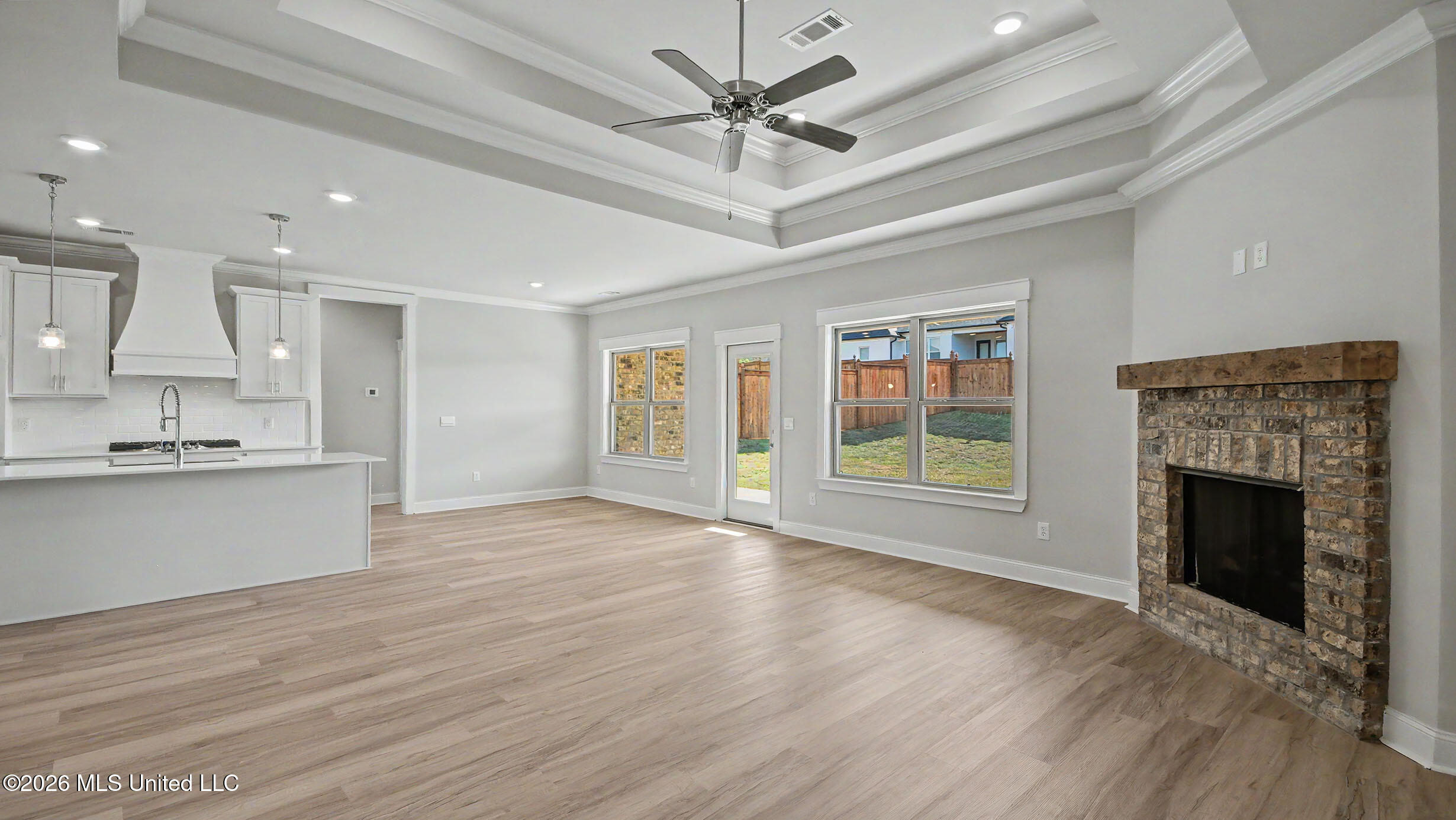 324 Cornerstone Crossing Property Photo 4