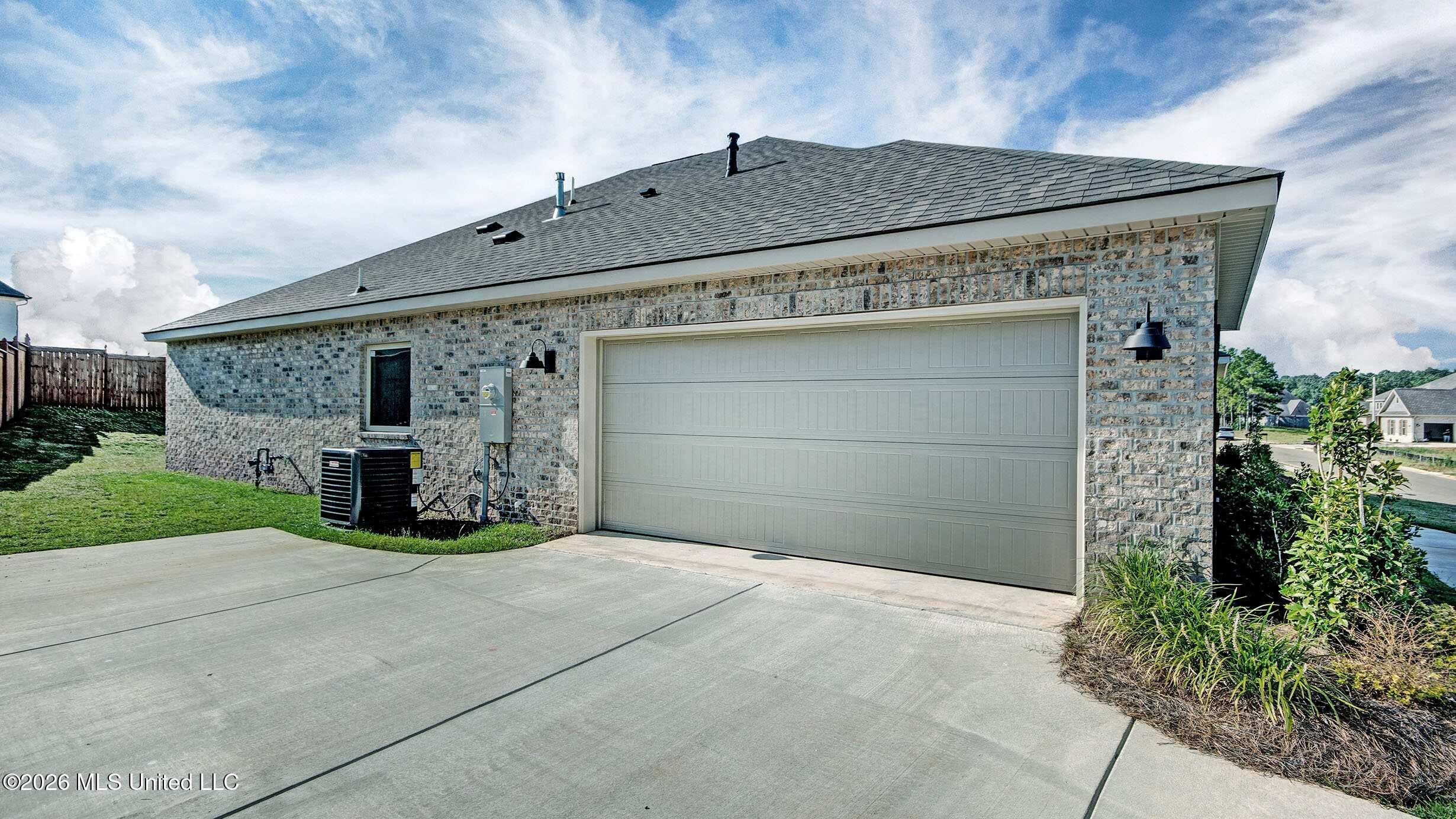 324 Cornerstone Crossing Property Photo 30