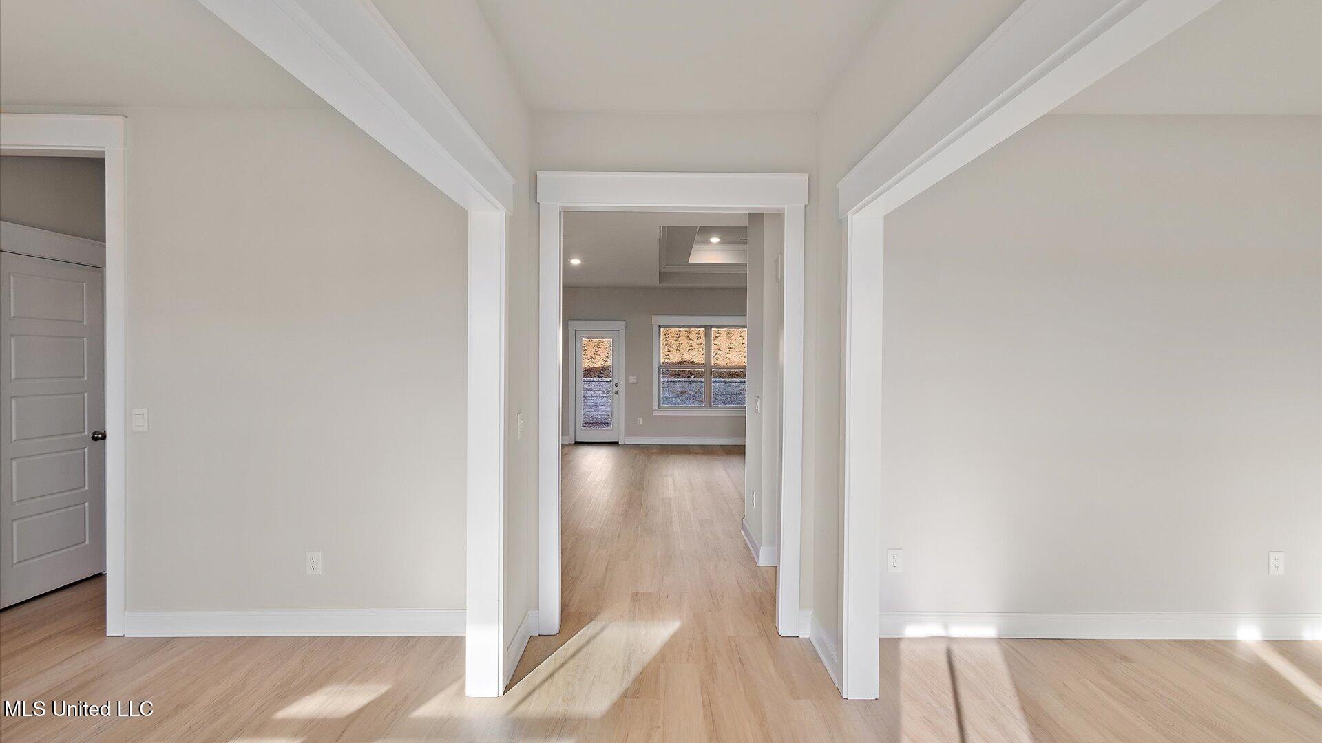 330 Cornerstone Crossing Property Photo 6