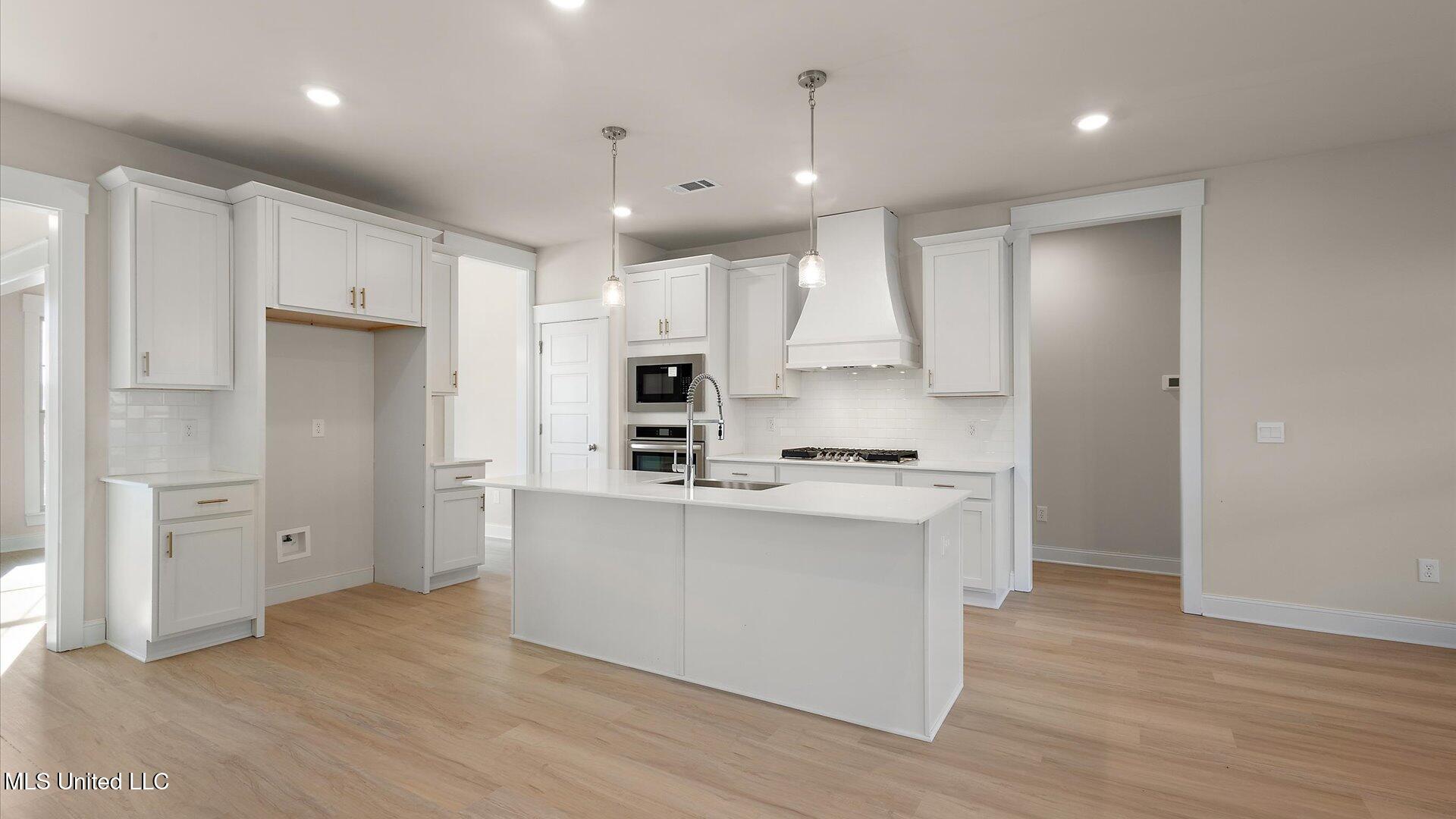 330 Cornerstone Crossing Property Photo 16