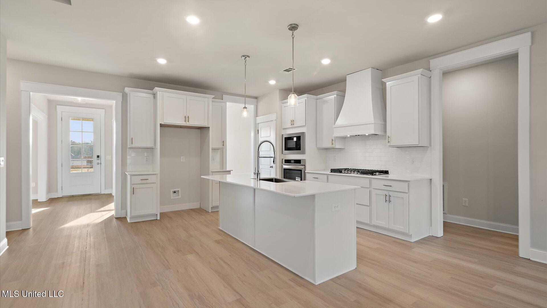 330 Cornerstone Crossing Property Photo 17