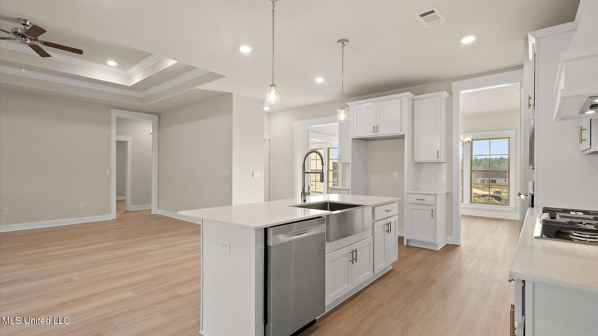 330 Cornerstone Crossing Property Photo 18