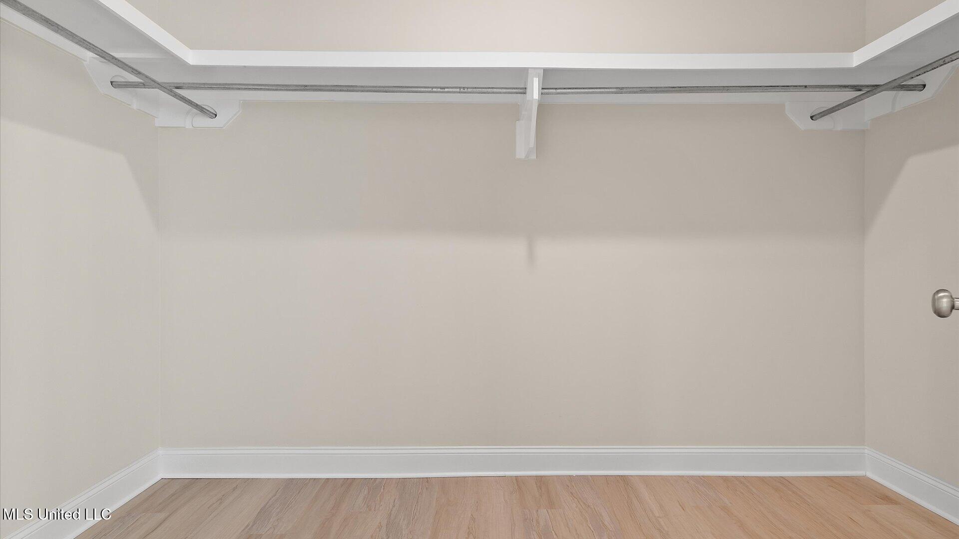 330 Cornerstone Crossing Property Photo 27